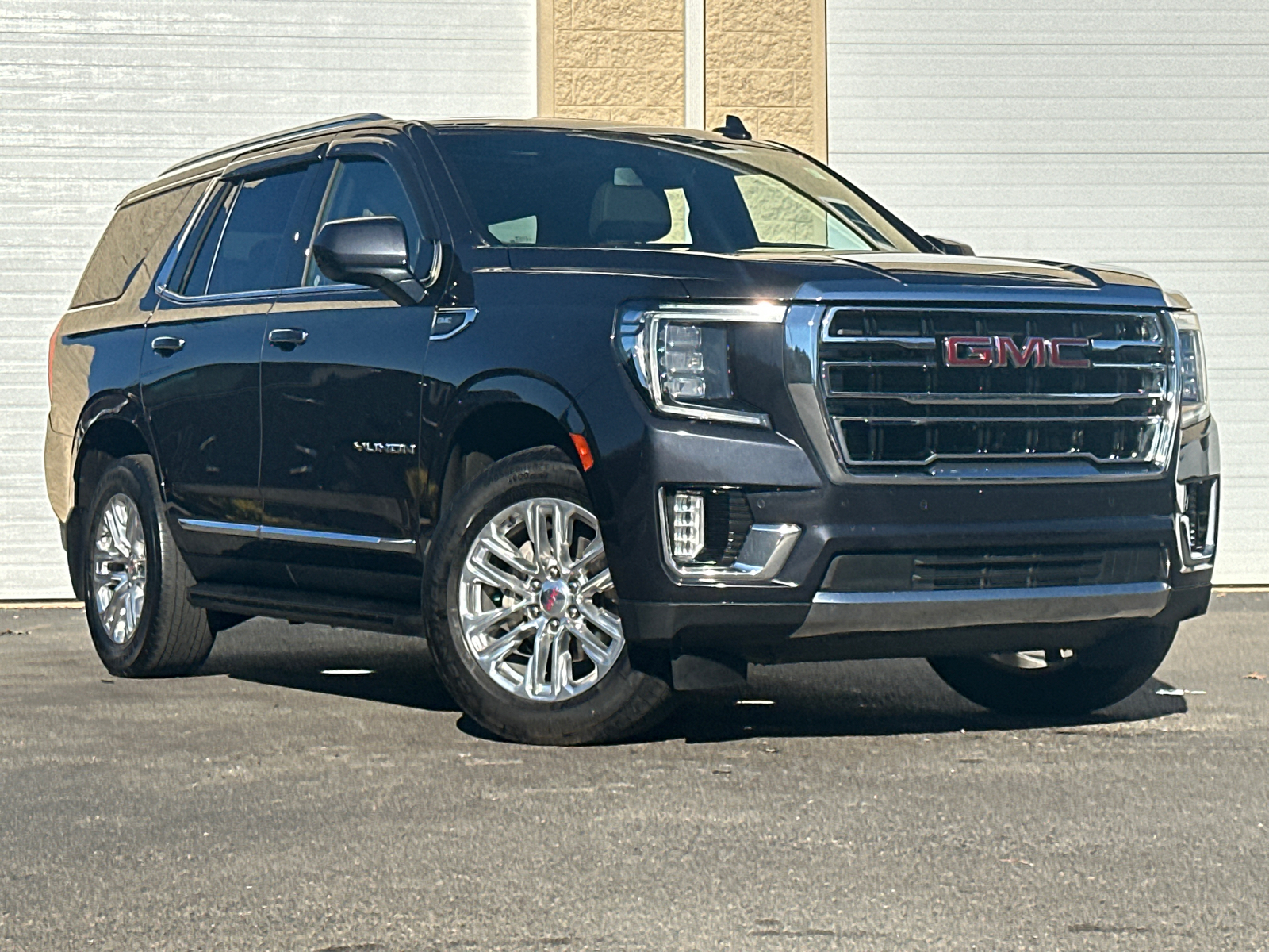 2023 GMC Yukon SLT 1