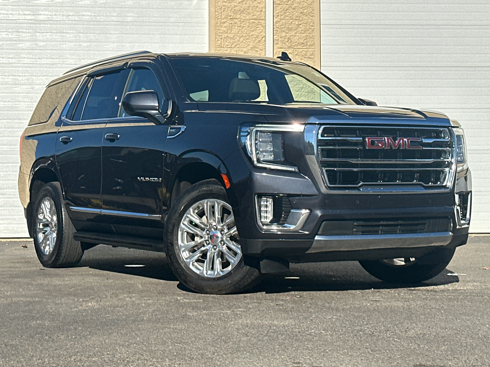 2023 GMC Yukon SLT 2