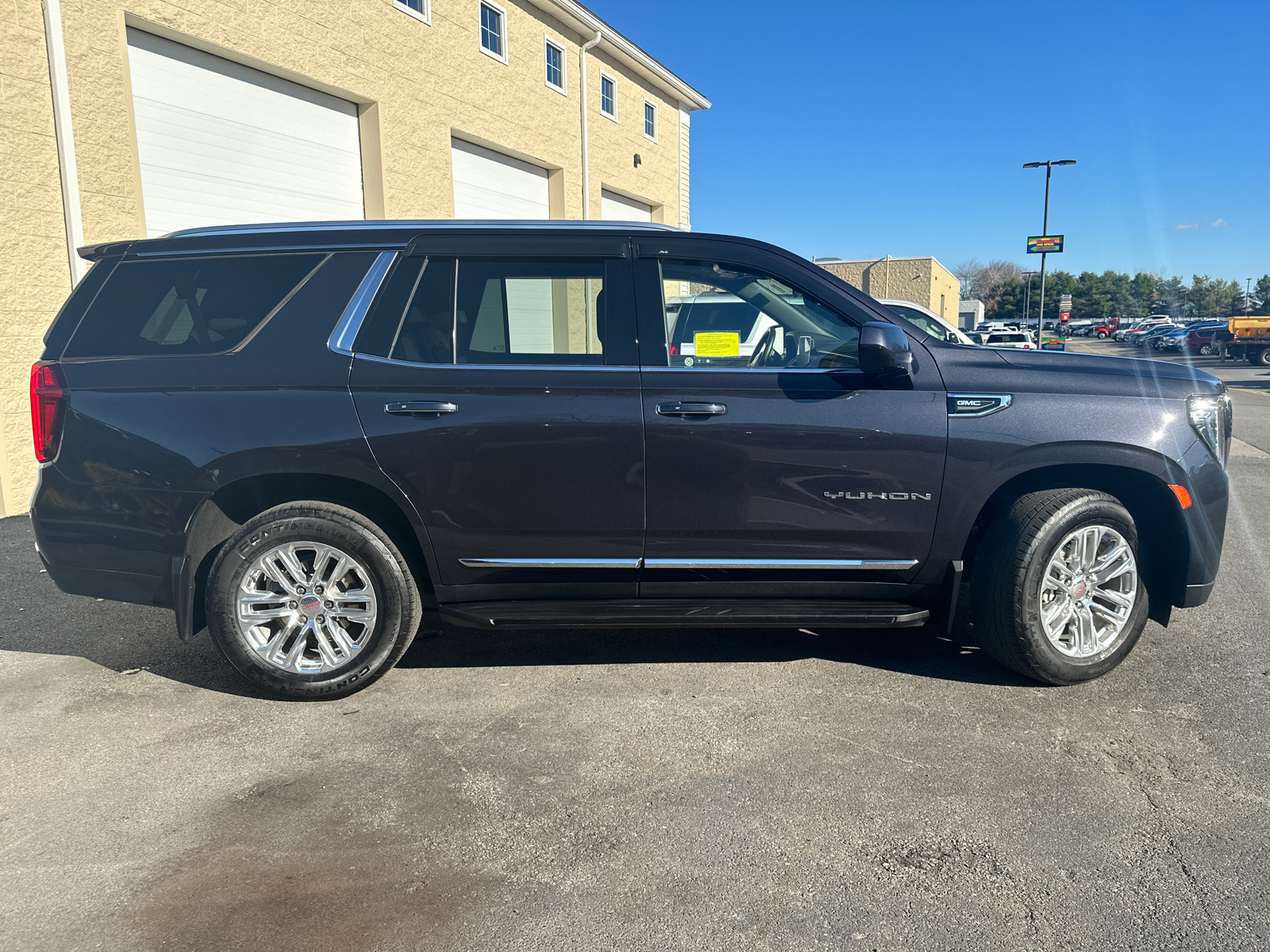 2023 GMC Yukon SLT 15