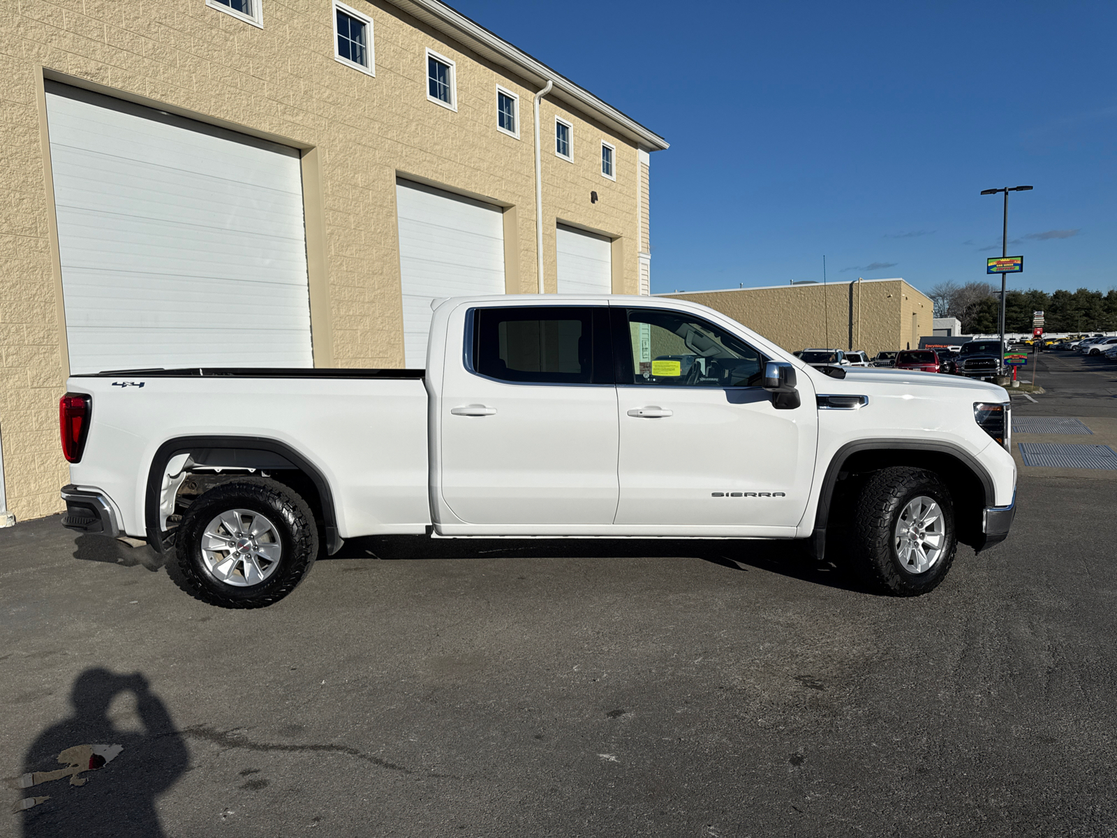 2023 GMC Sierra 1500 SLE 12