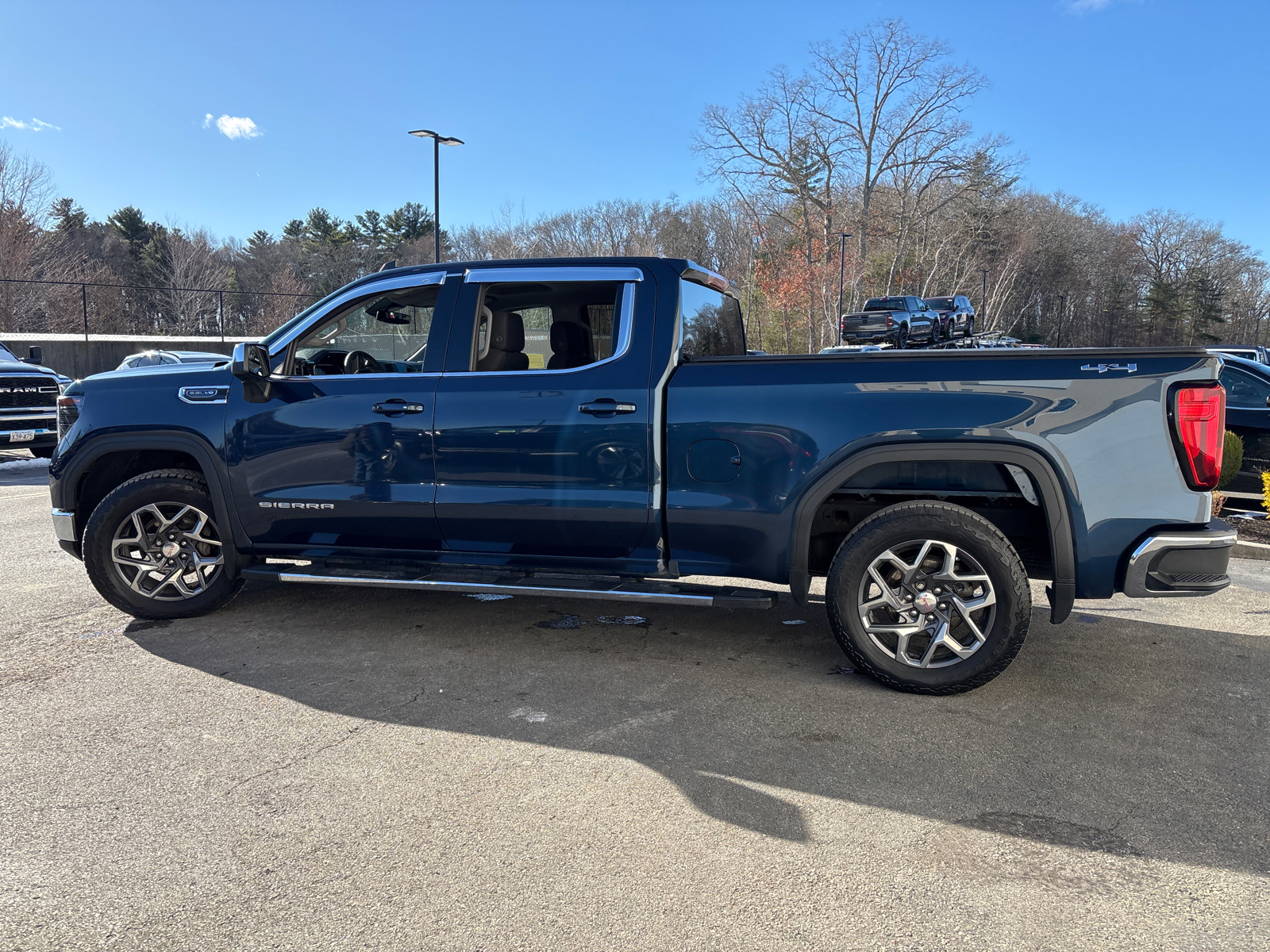 2023 GMC Sierra 1500 SLE 5