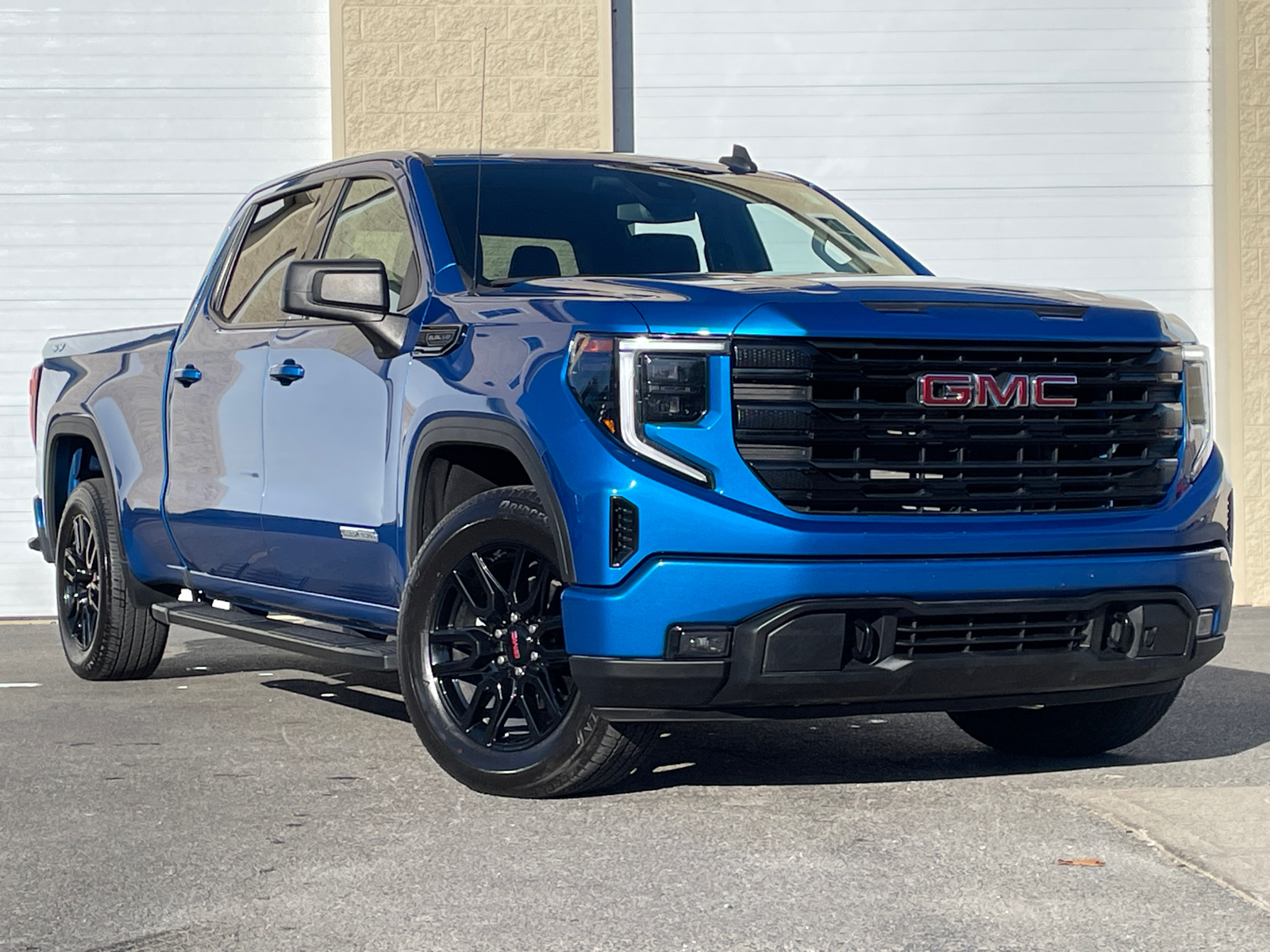 2022 GMC Sierra 1500 Elevation 1