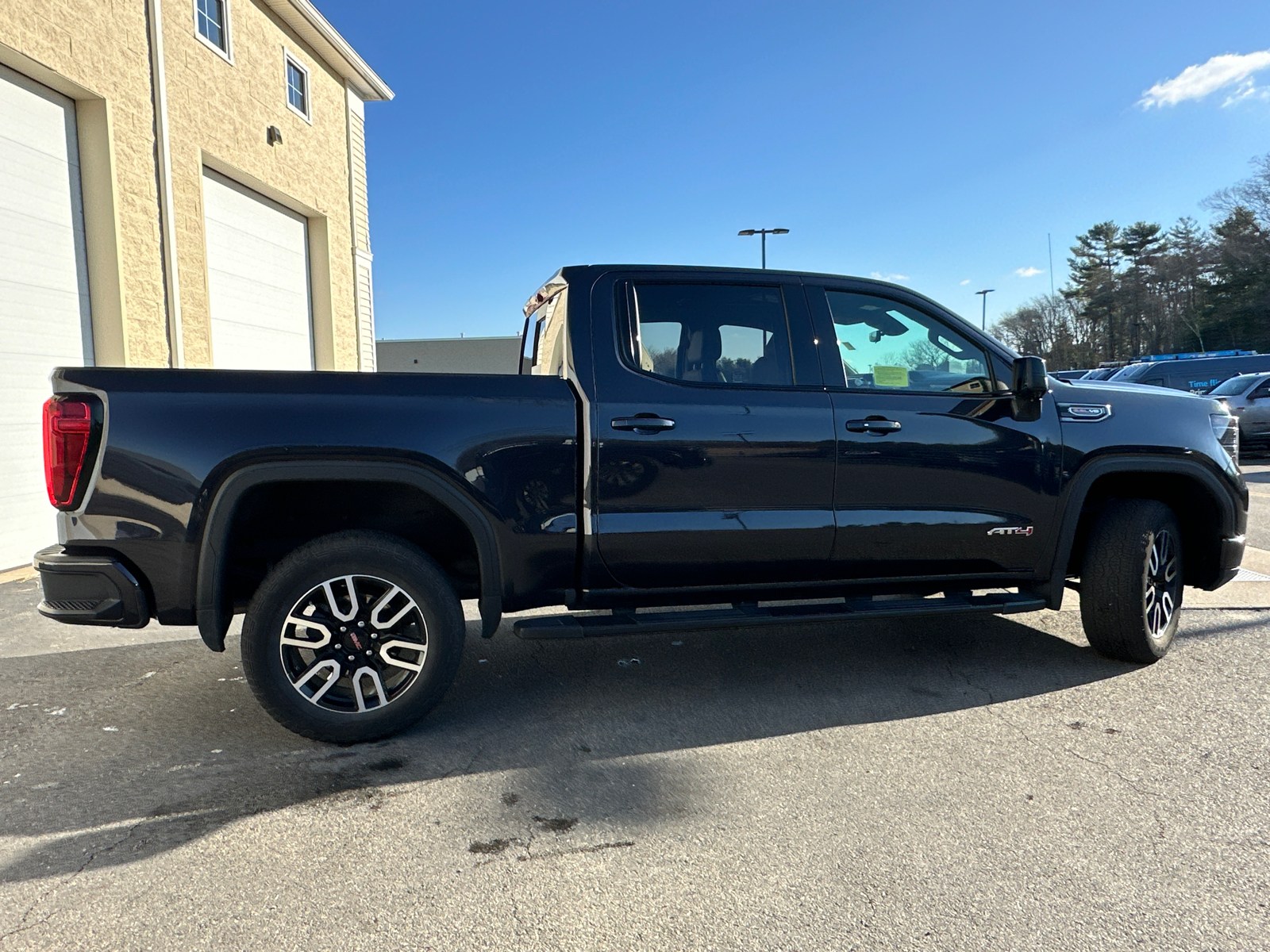 2023 GMC Sierra 1500 AT4 11