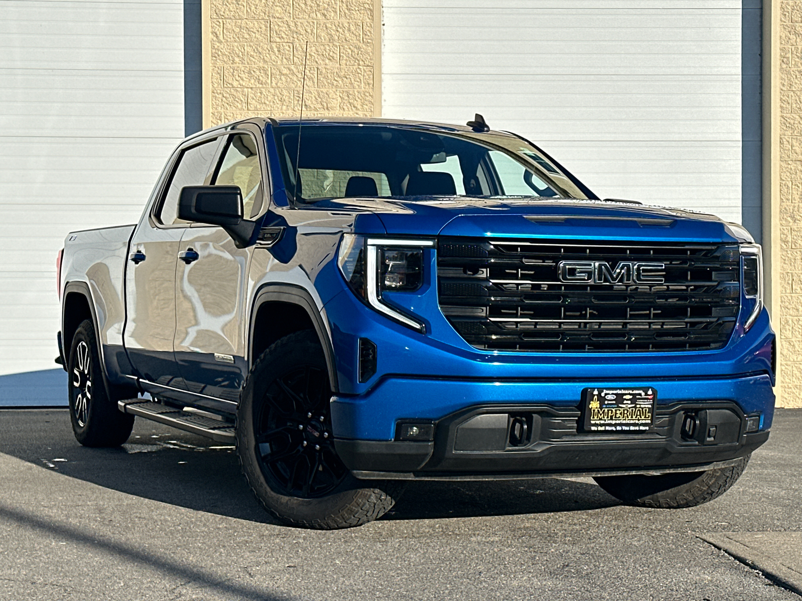 2022 GMC Sierra 1500 Elevation 1