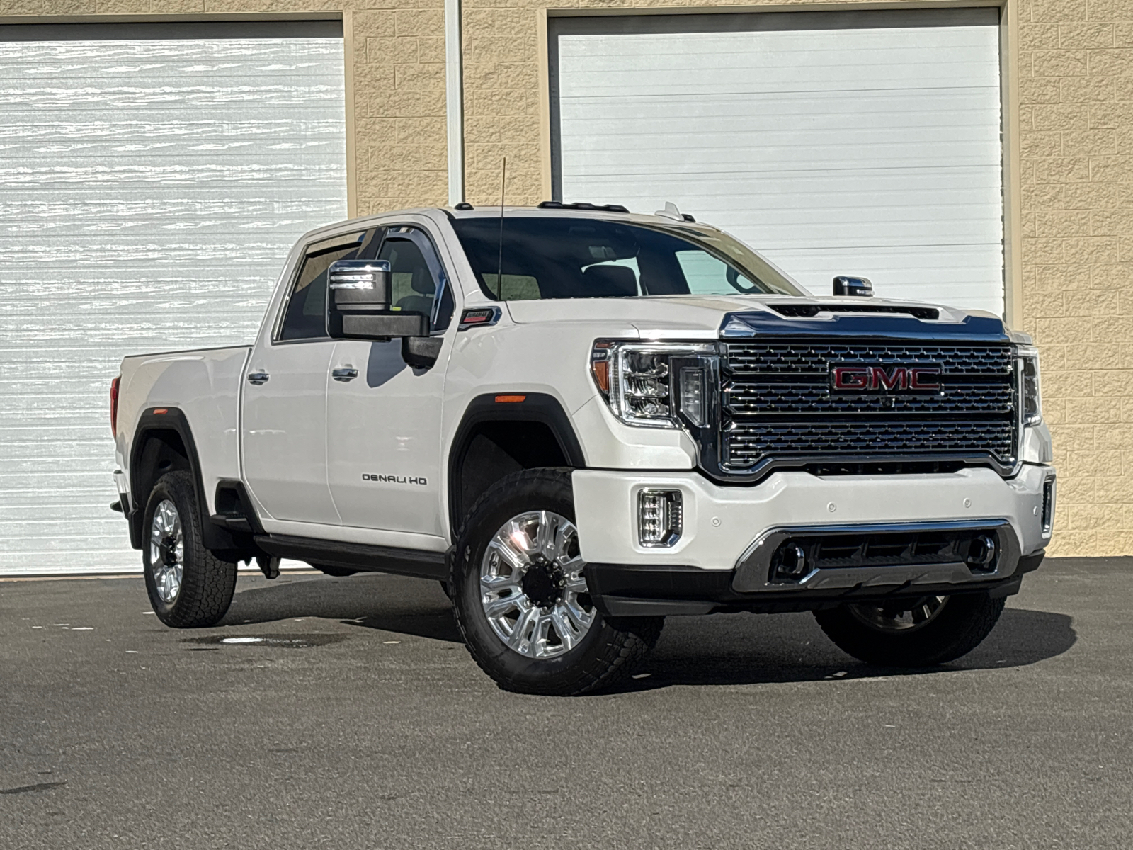 2023 GMC Sierra 2500HD Denali 1