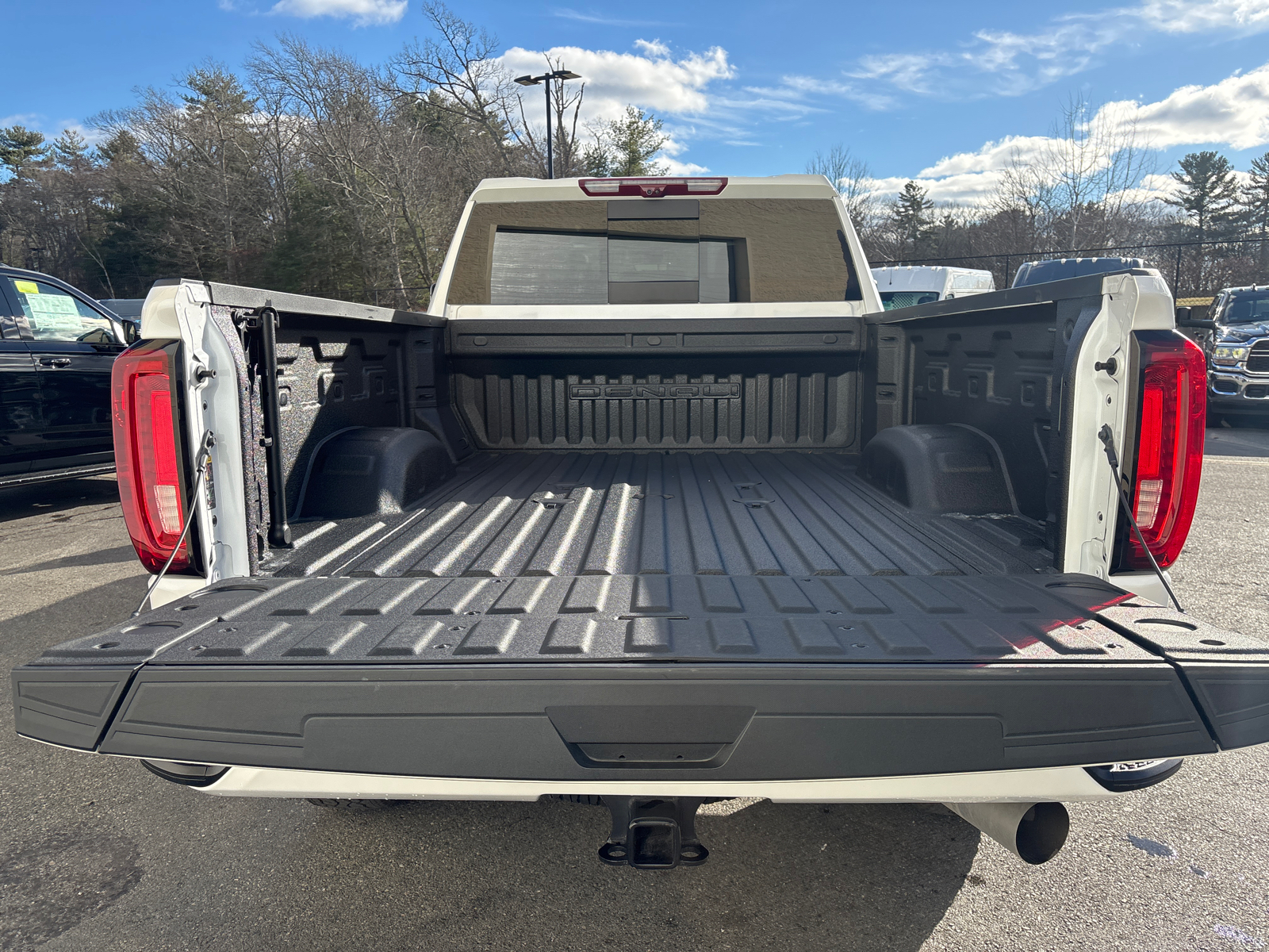 2023 GMC Sierra 2500HD Denali 9