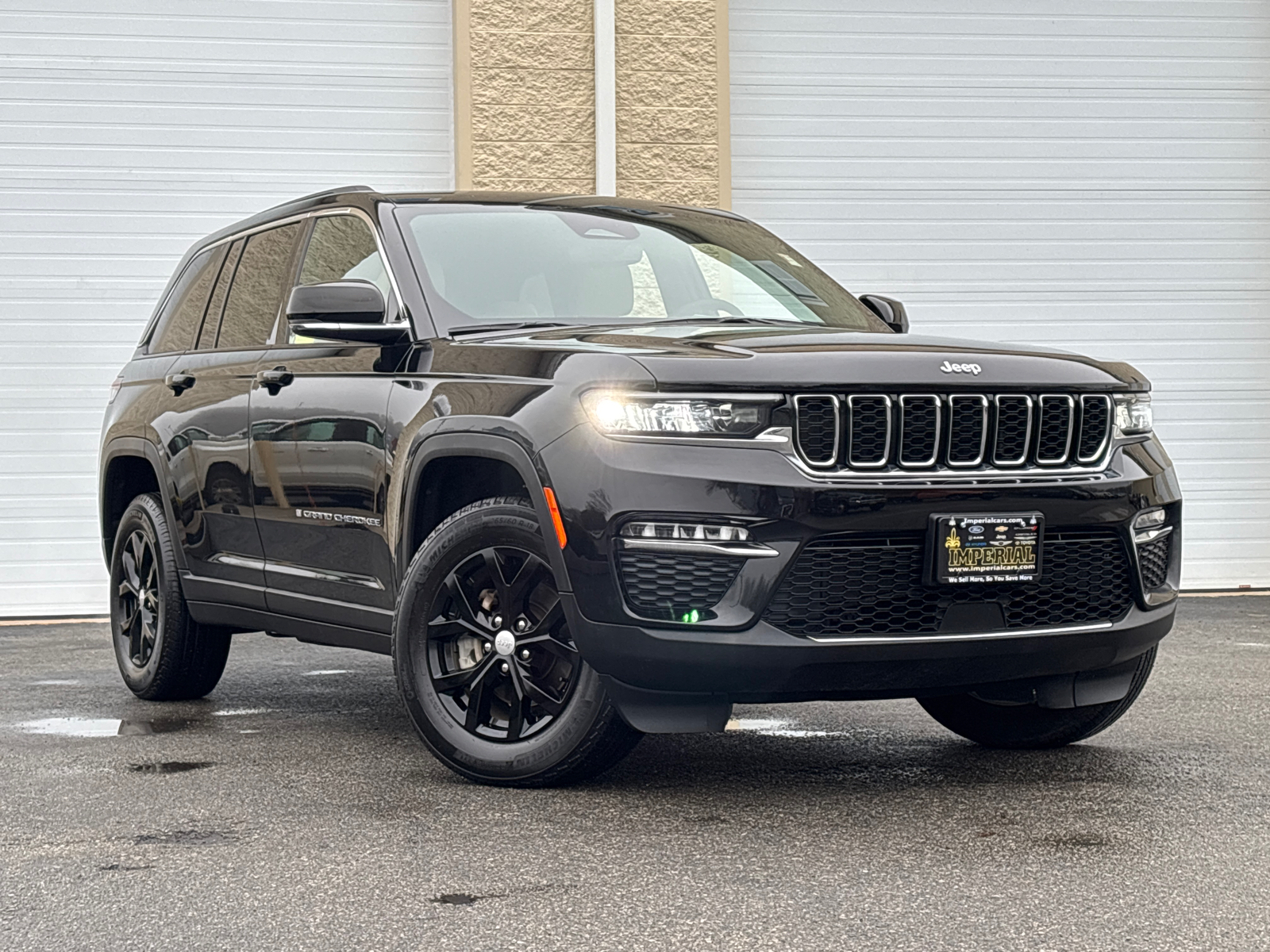 2023 Jeep Grand Cherokee  1