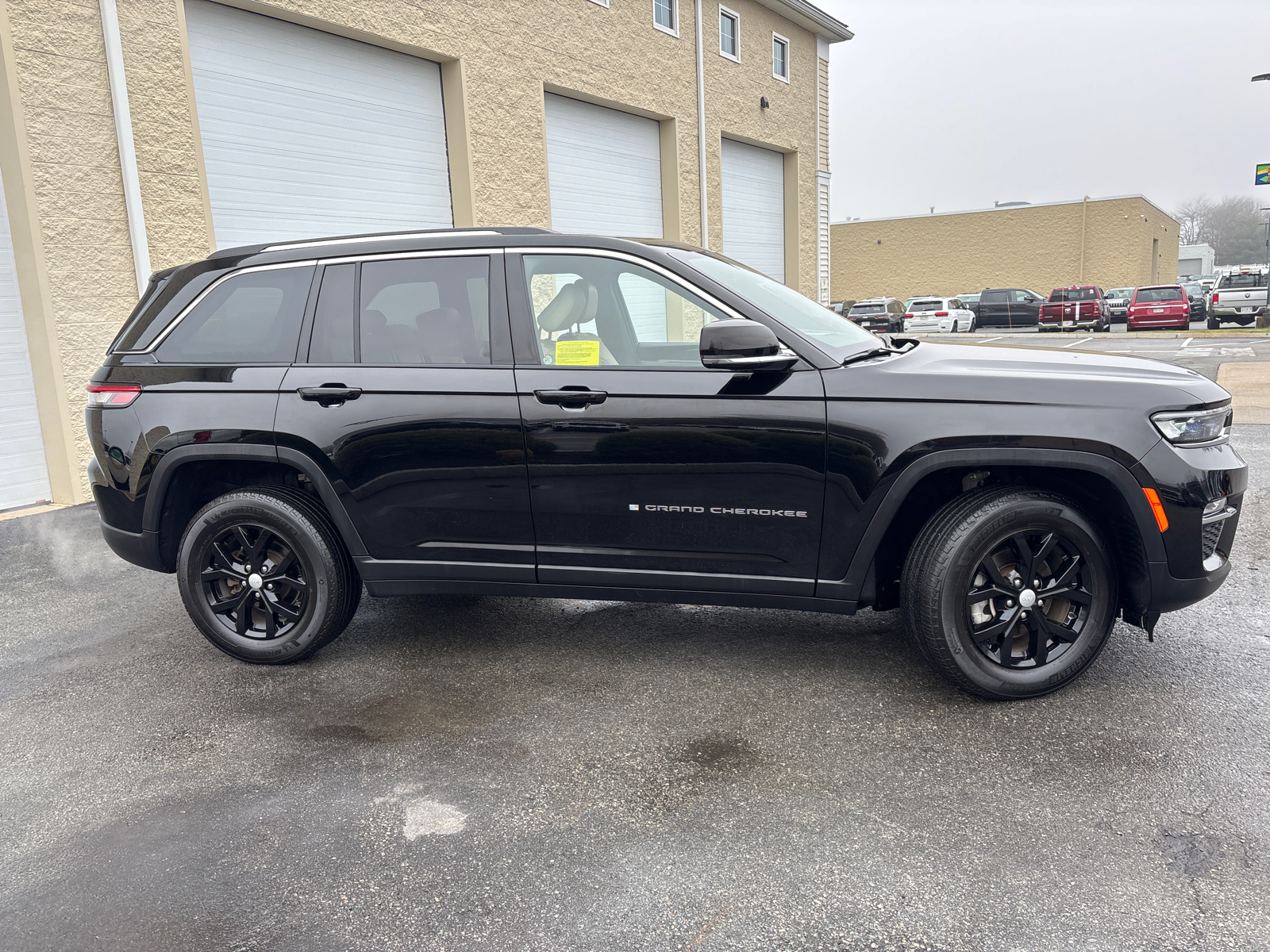 2023 Jeep Grand Cherokee  11