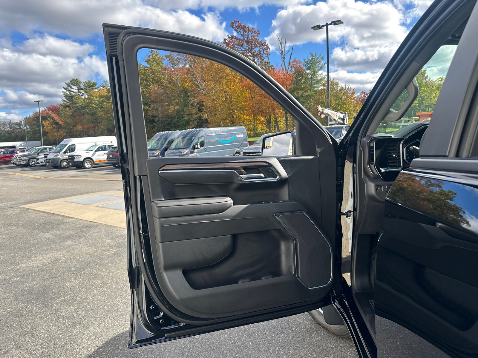 2024 Chevrolet Silverado 1500 LT 18