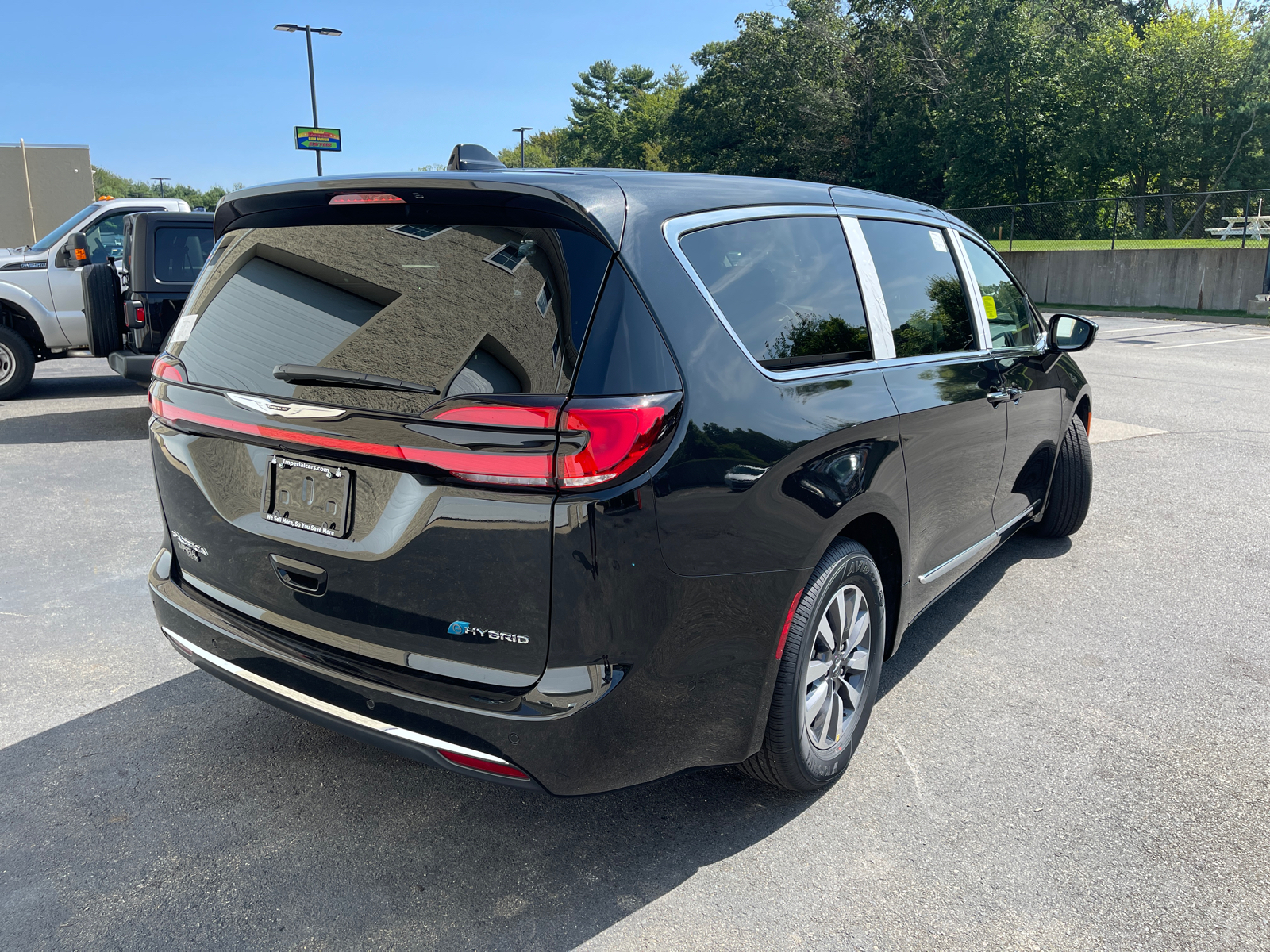 2023 Chrysler Pacifica Hybrid Limited 15
