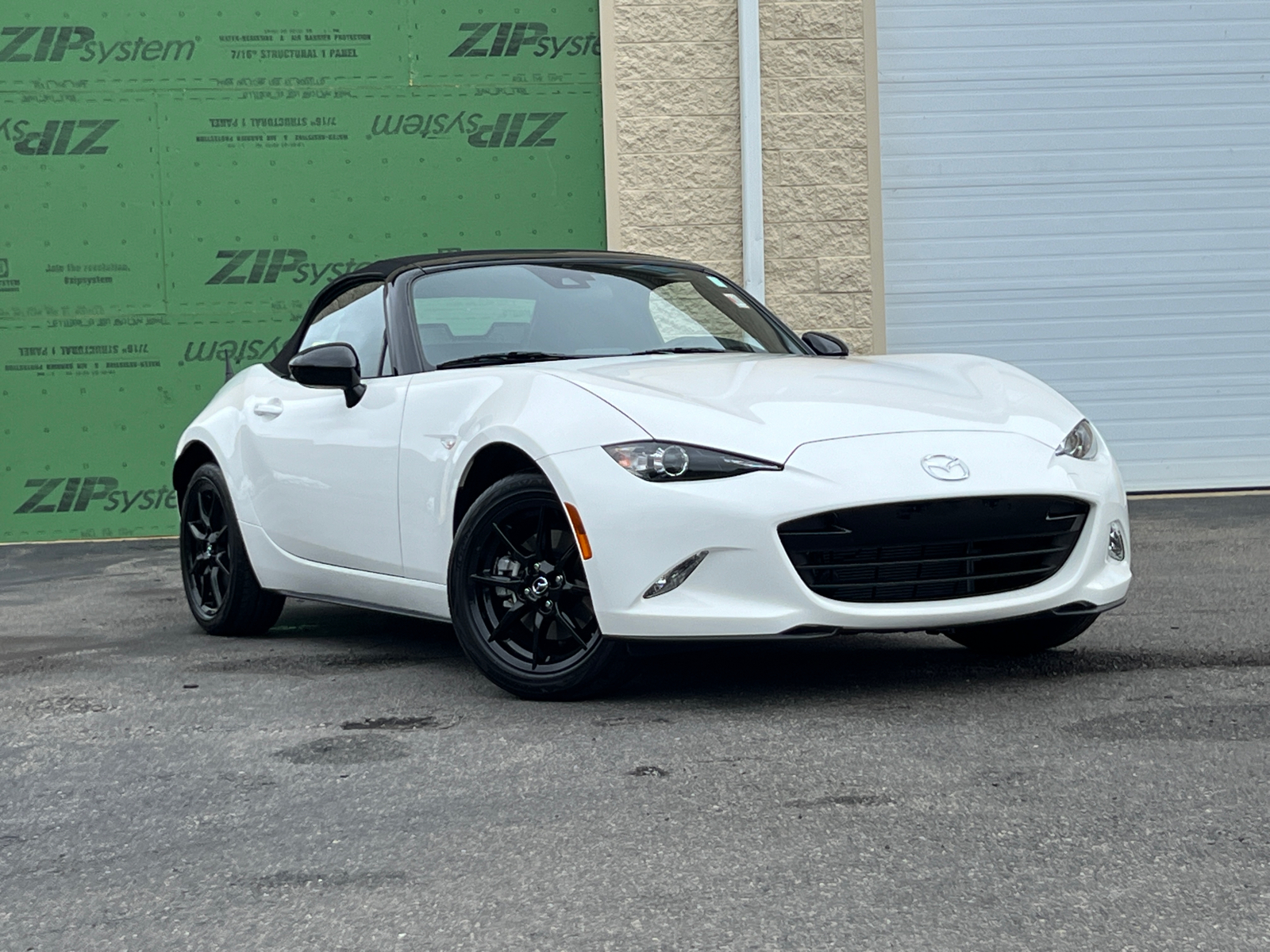 2020 Mazda MX-5 Miata Sport 1