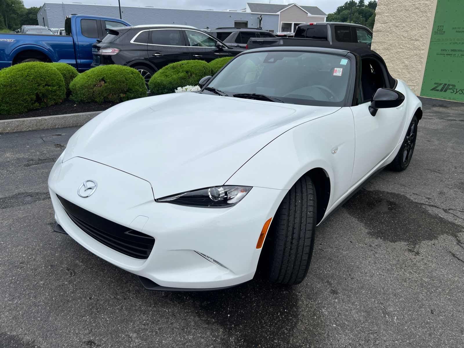 2020 Mazda MX-5 Miata Sport 4