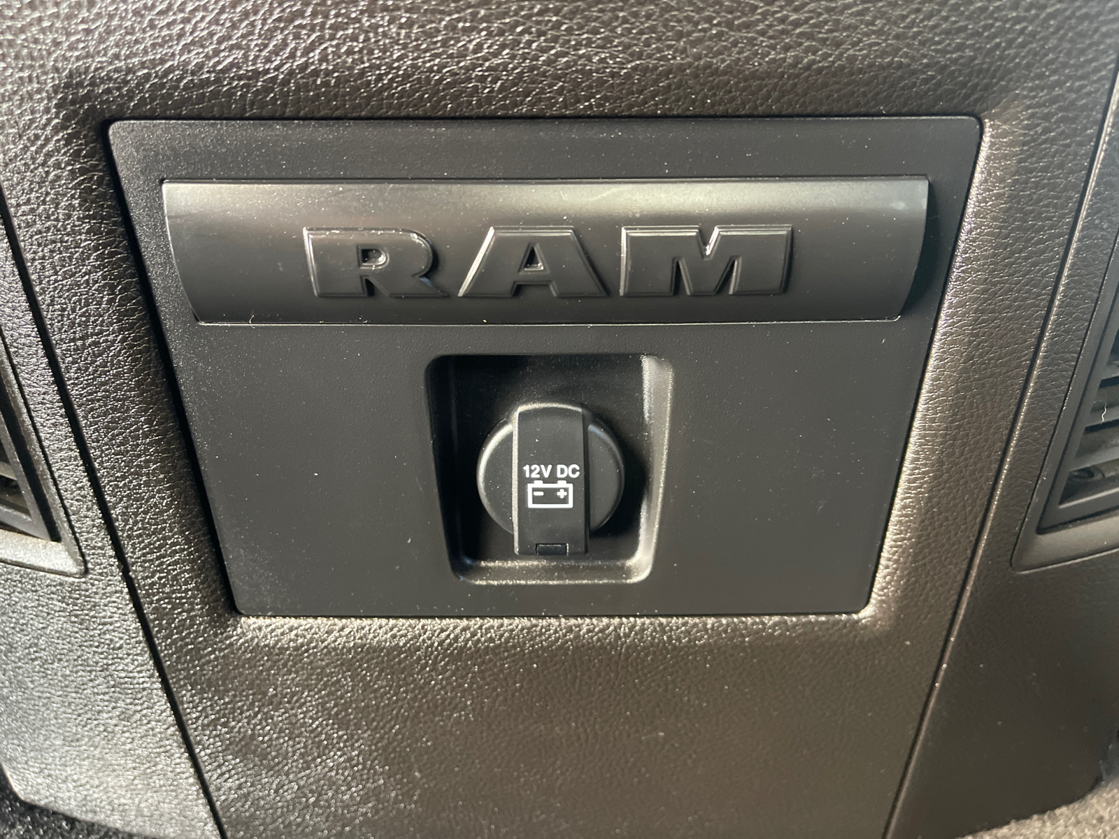2018 Ram 1500 Sport 17