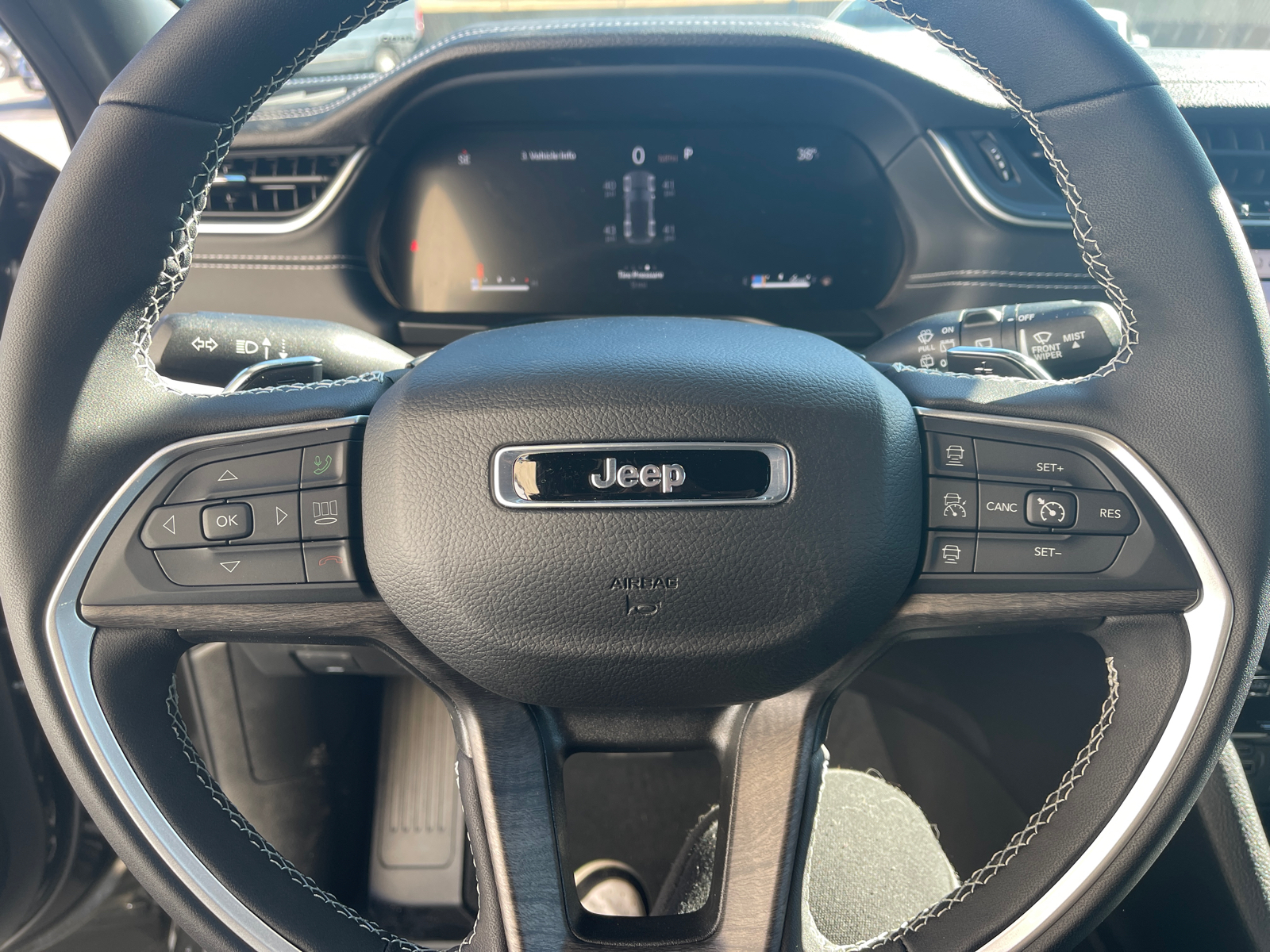 2024 Jeep Grand Cherokee Limited 27