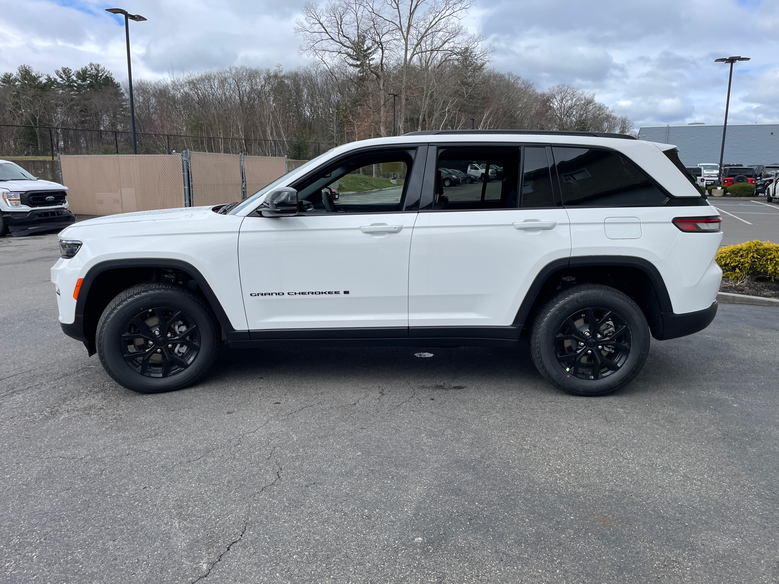 2024 Jeep Grand Cherokee Altitude 5