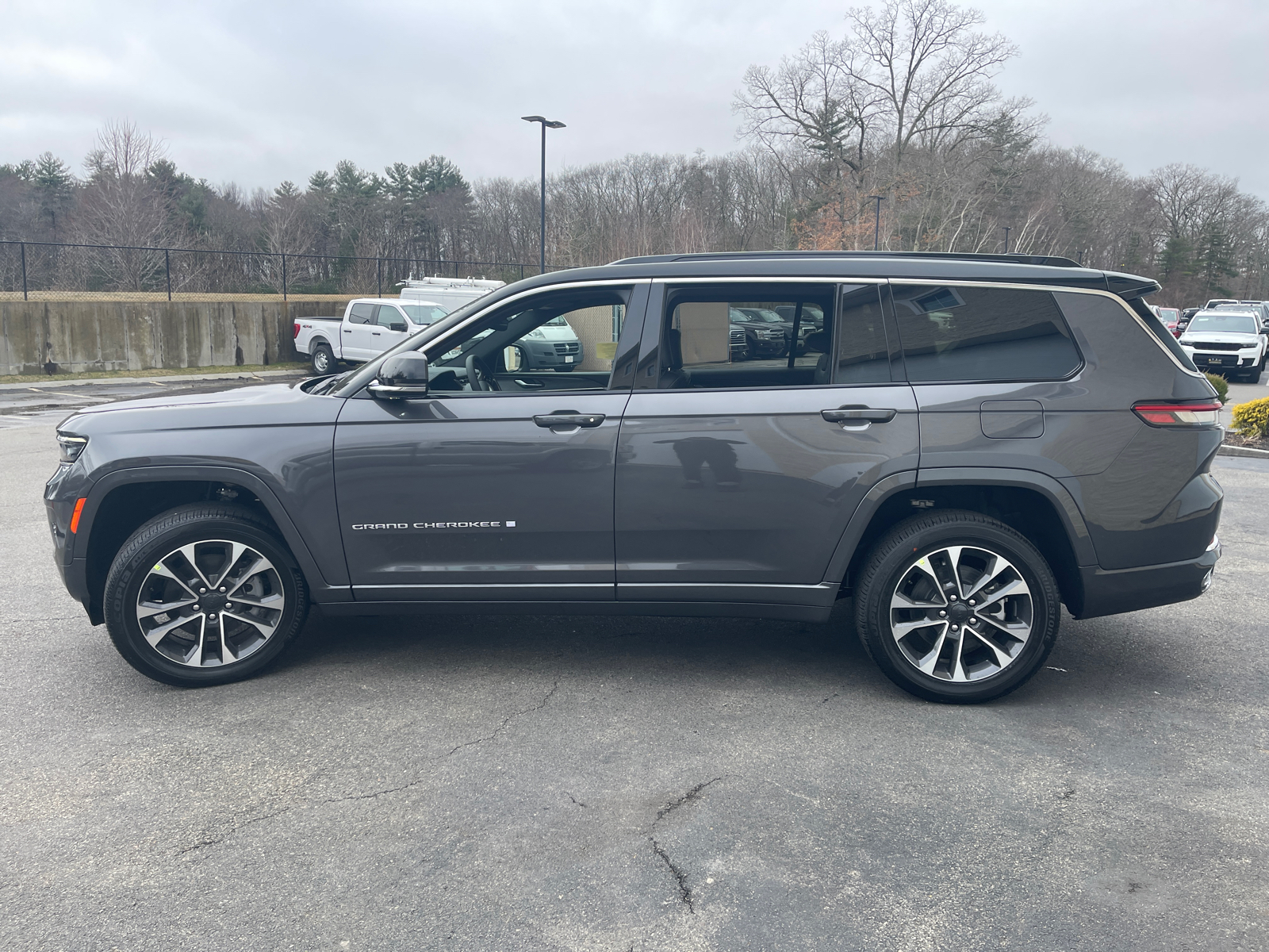 2024 Jeep Grand Cherokee L Overland 6