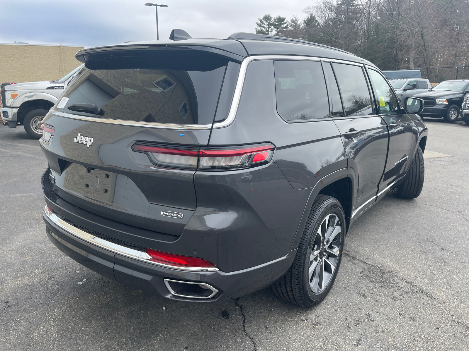 2024 Jeep Grand Cherokee L Overland 14