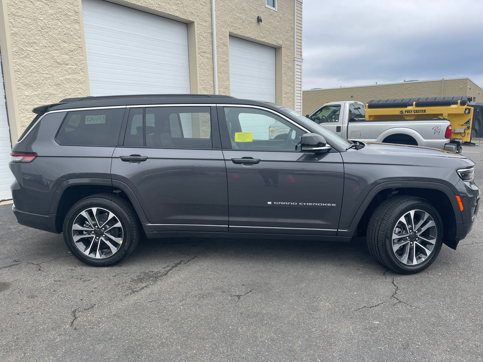 2024 Jeep Grand Cherokee L Overland 15