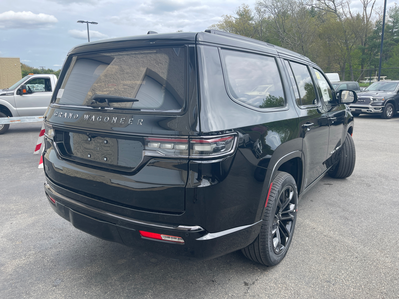 2024 Jeep Grand Wagoneer Series II 12