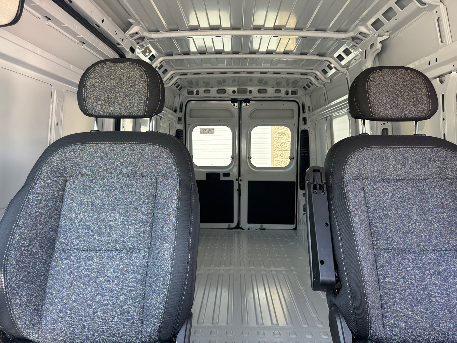 2024 Ram ProMaster 2500 High Roof 33