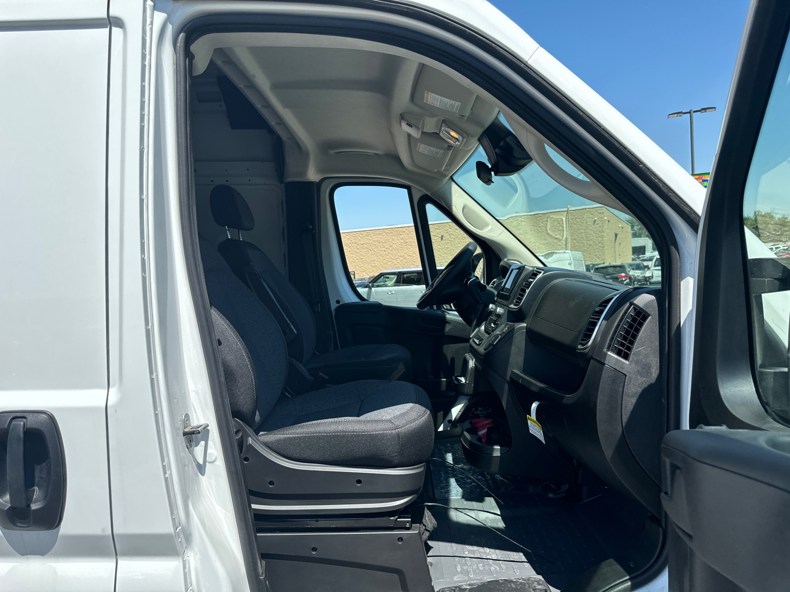 2024 Ram ProMaster 2500 High Roof 34