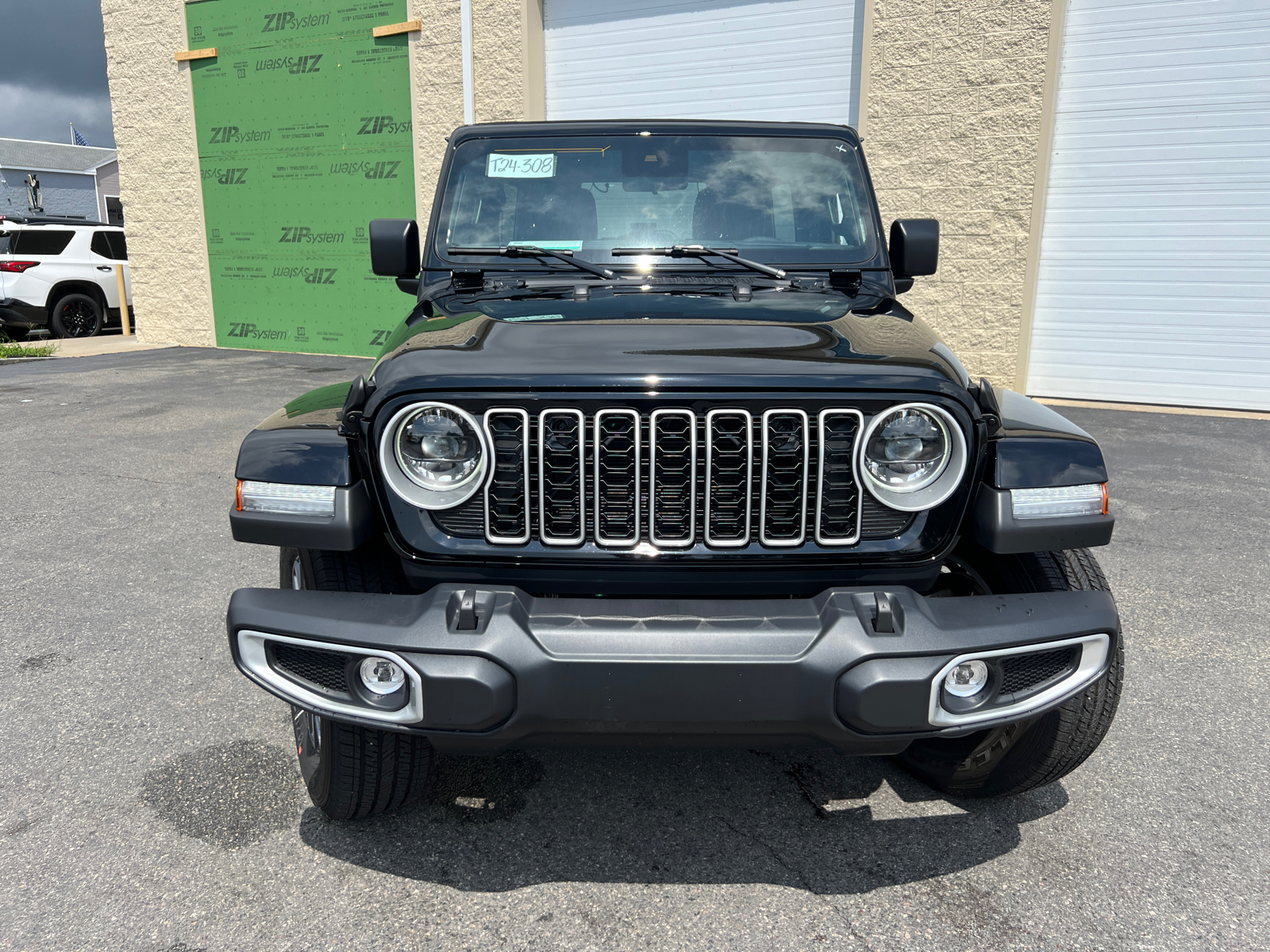 2024 Jeep Wrangler Sahara 3