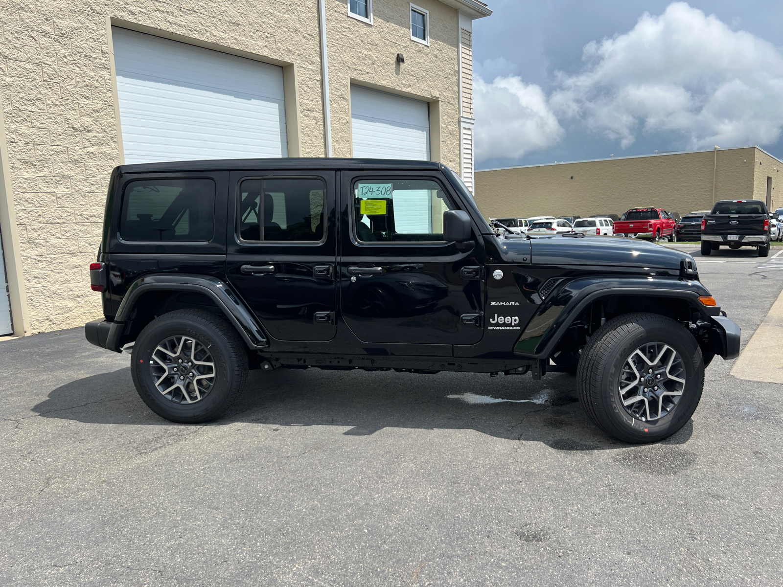 2024 Jeep Wrangler Sahara 11