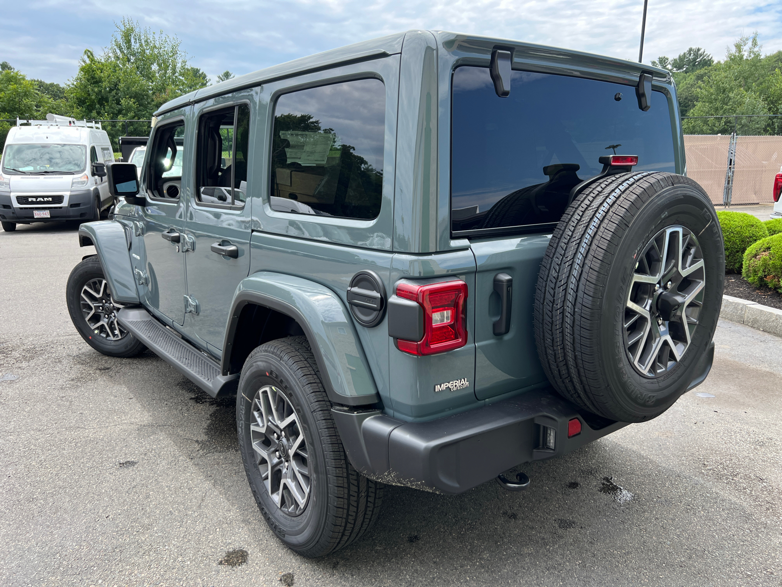 2024 Jeep Wrangler Sahara 8