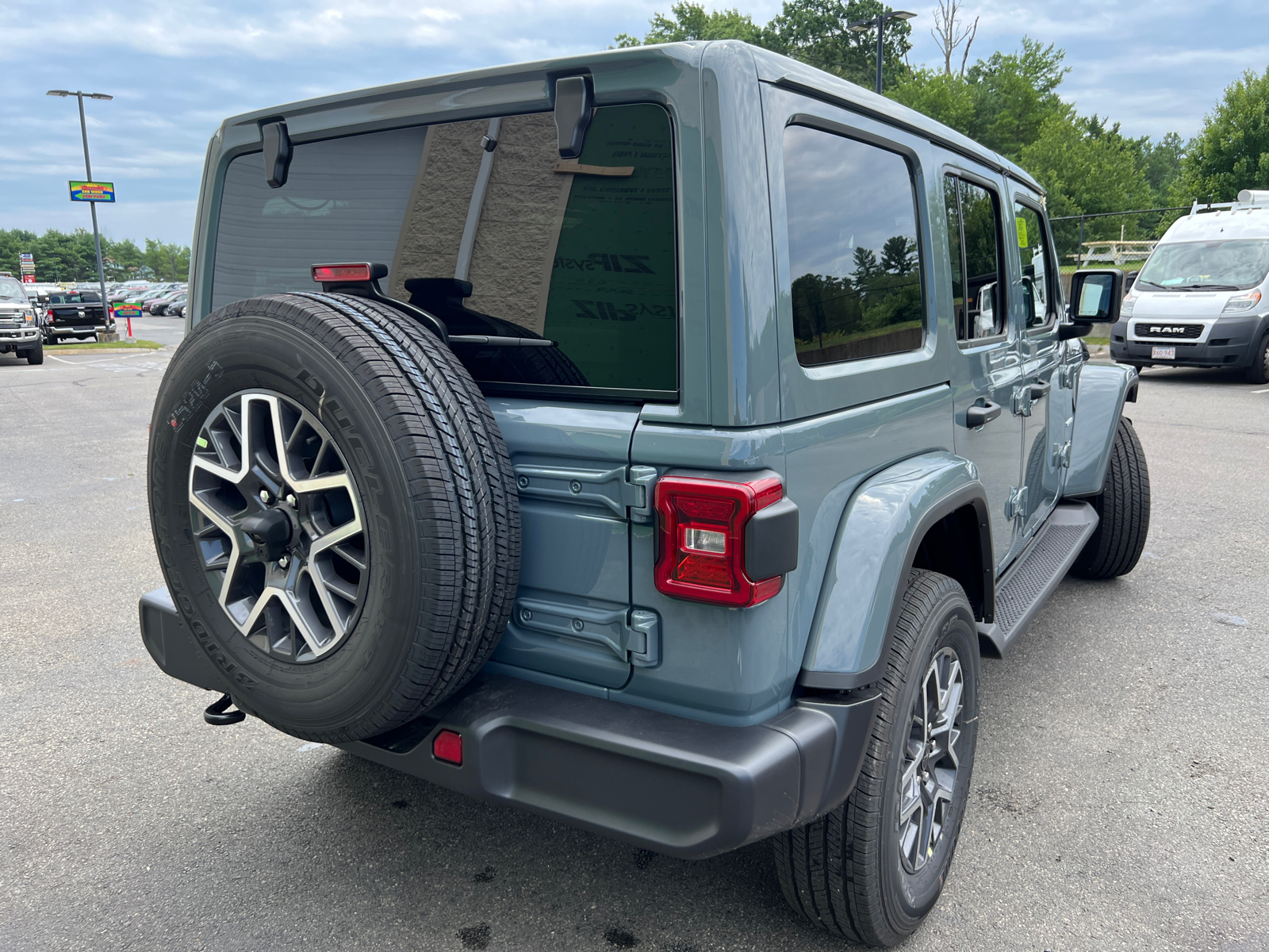 2024 Jeep Wrangler Sahara 11