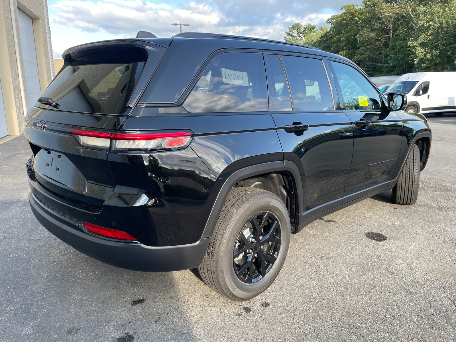 2024 Jeep Grand Cherokee Altitude X 13