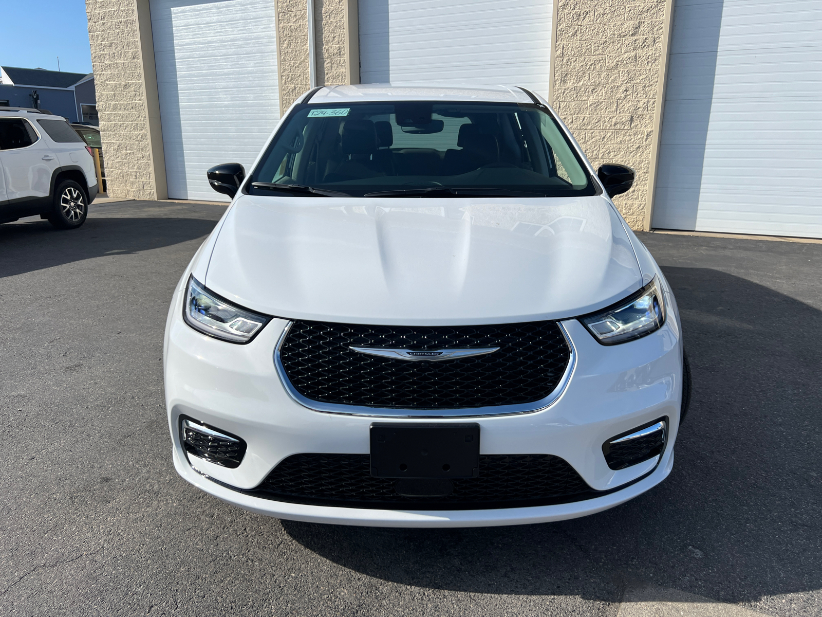 2024 Chrysler Pacifica Touring L 3