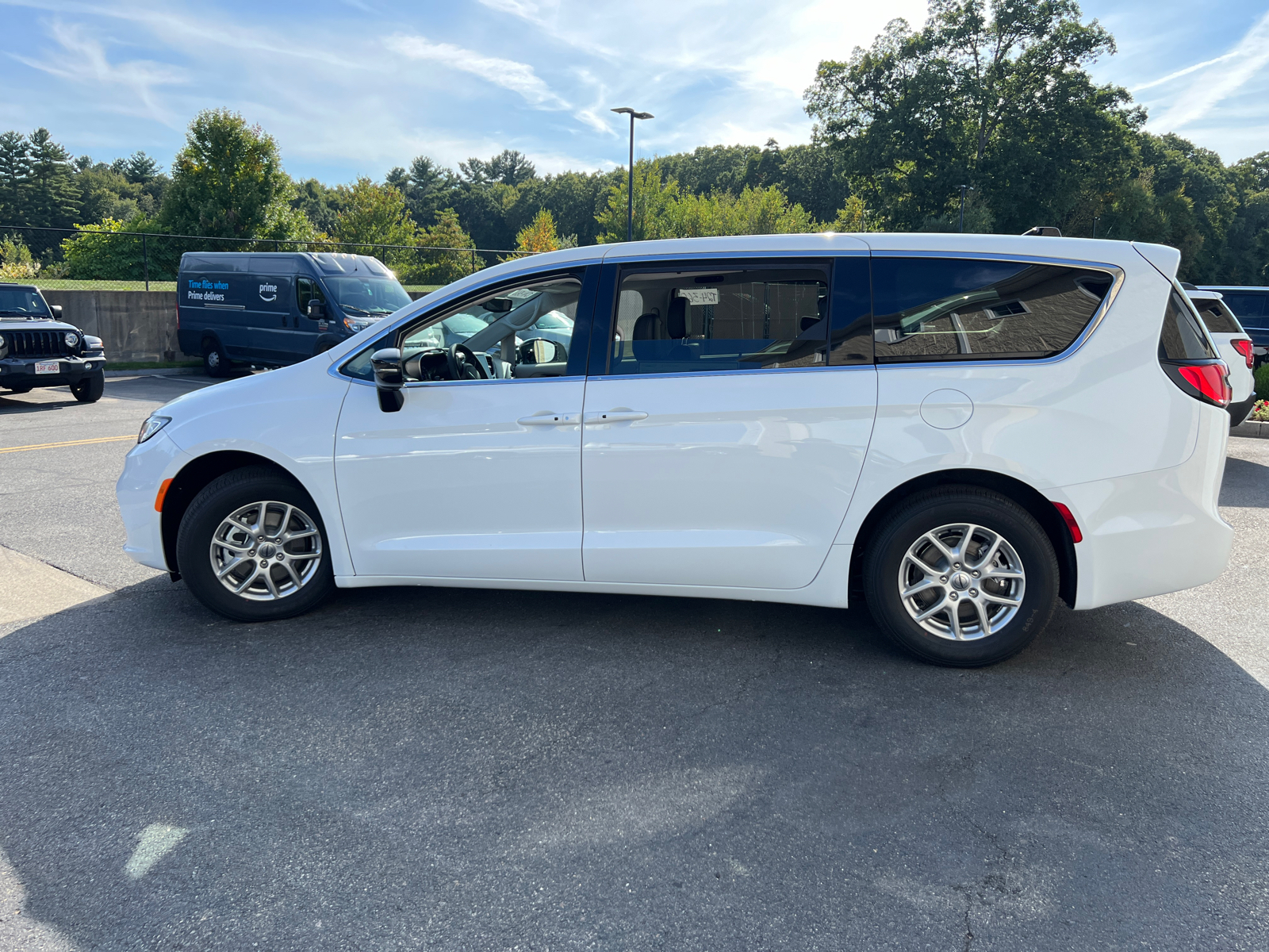 2024 Chrysler Pacifica Touring L 5