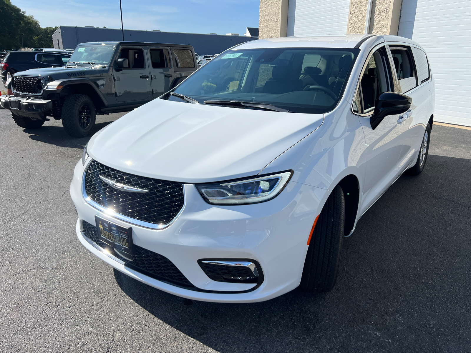 2024 Chrysler Pacifica Touring L 4