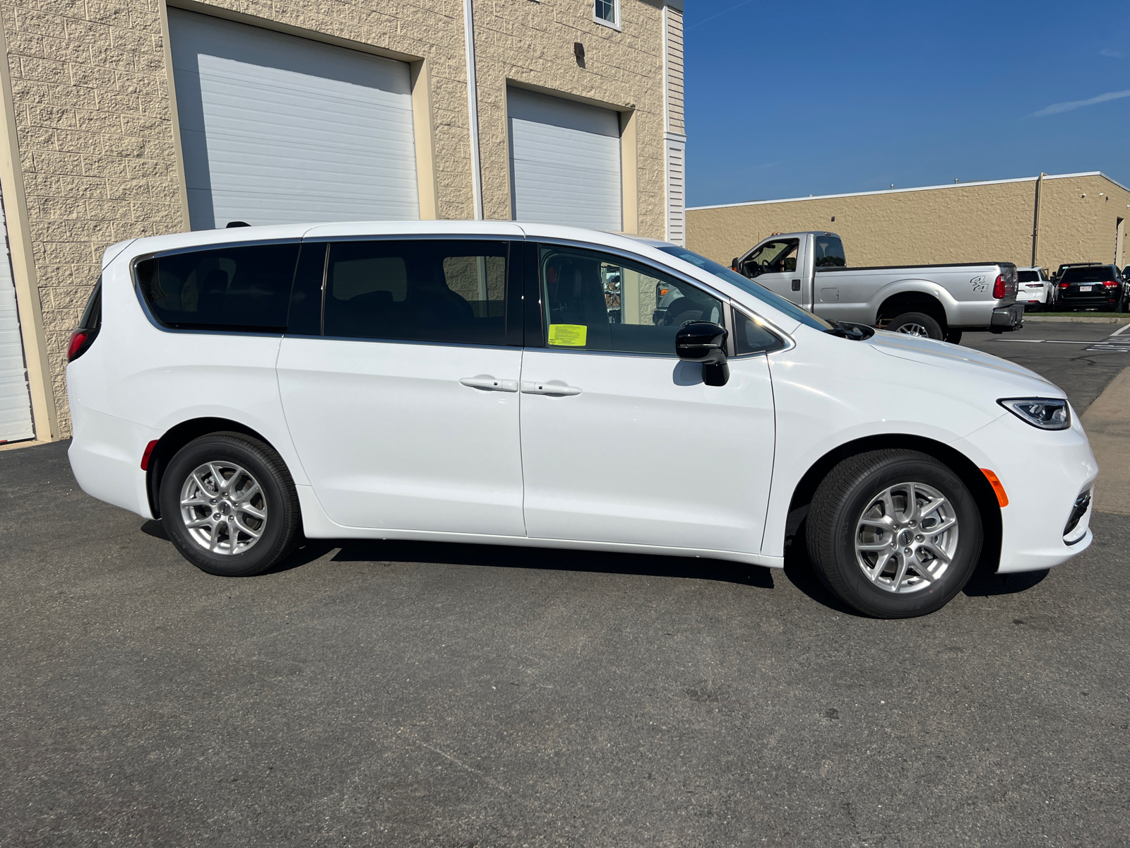 2024 Chrysler Pacifica Touring L 11