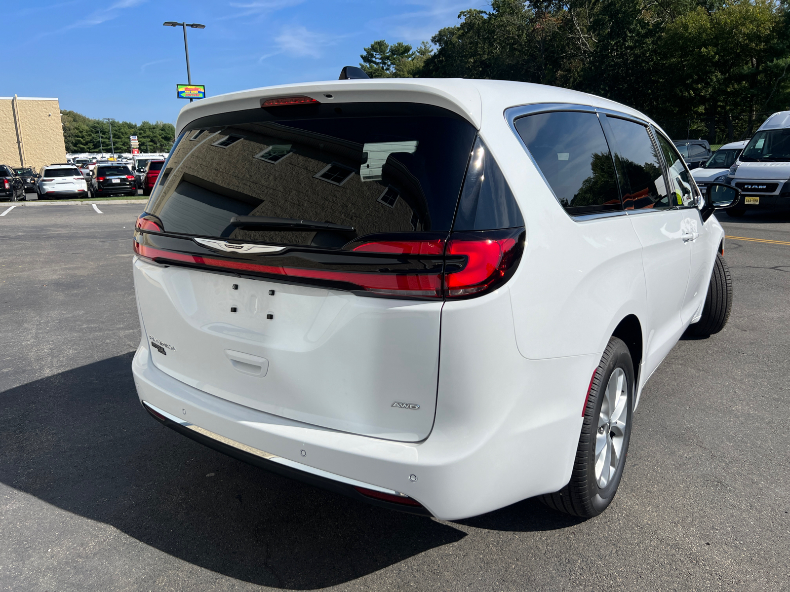 2024 Chrysler Pacifica Touring L 11