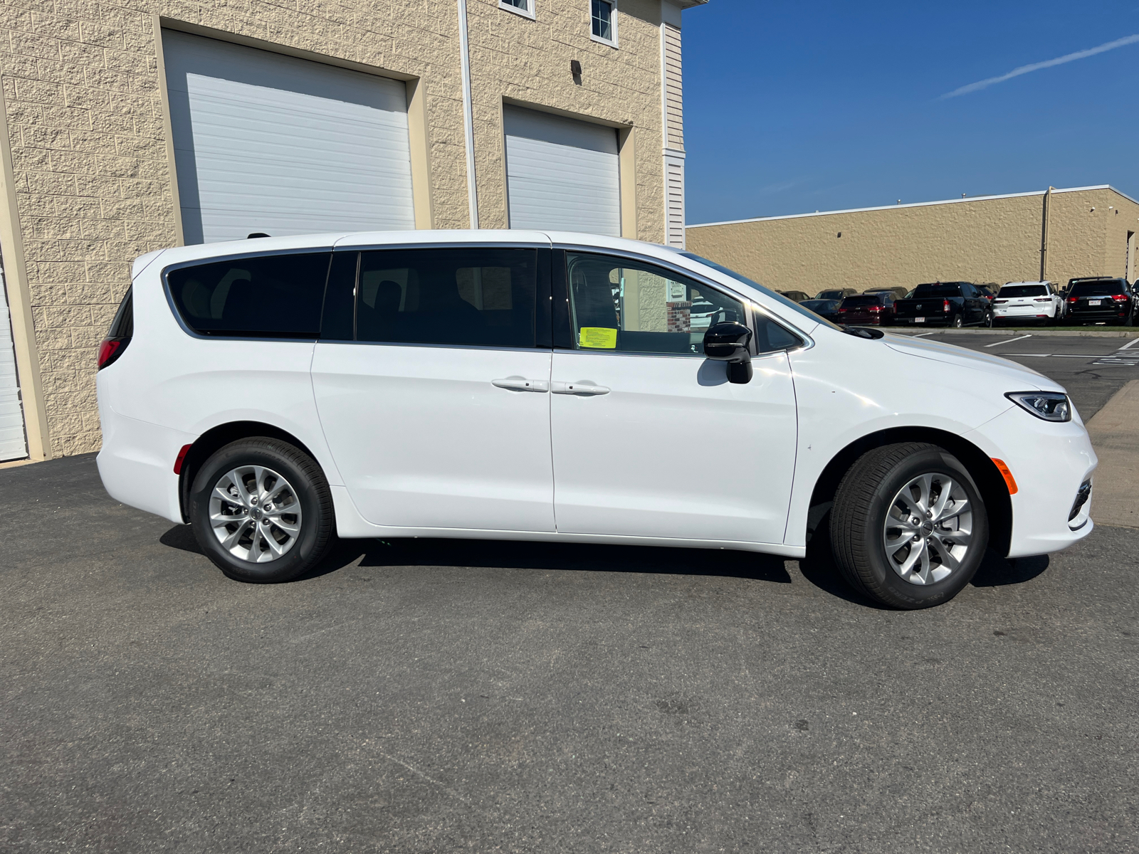 2024 Chrysler Pacifica Touring L 12