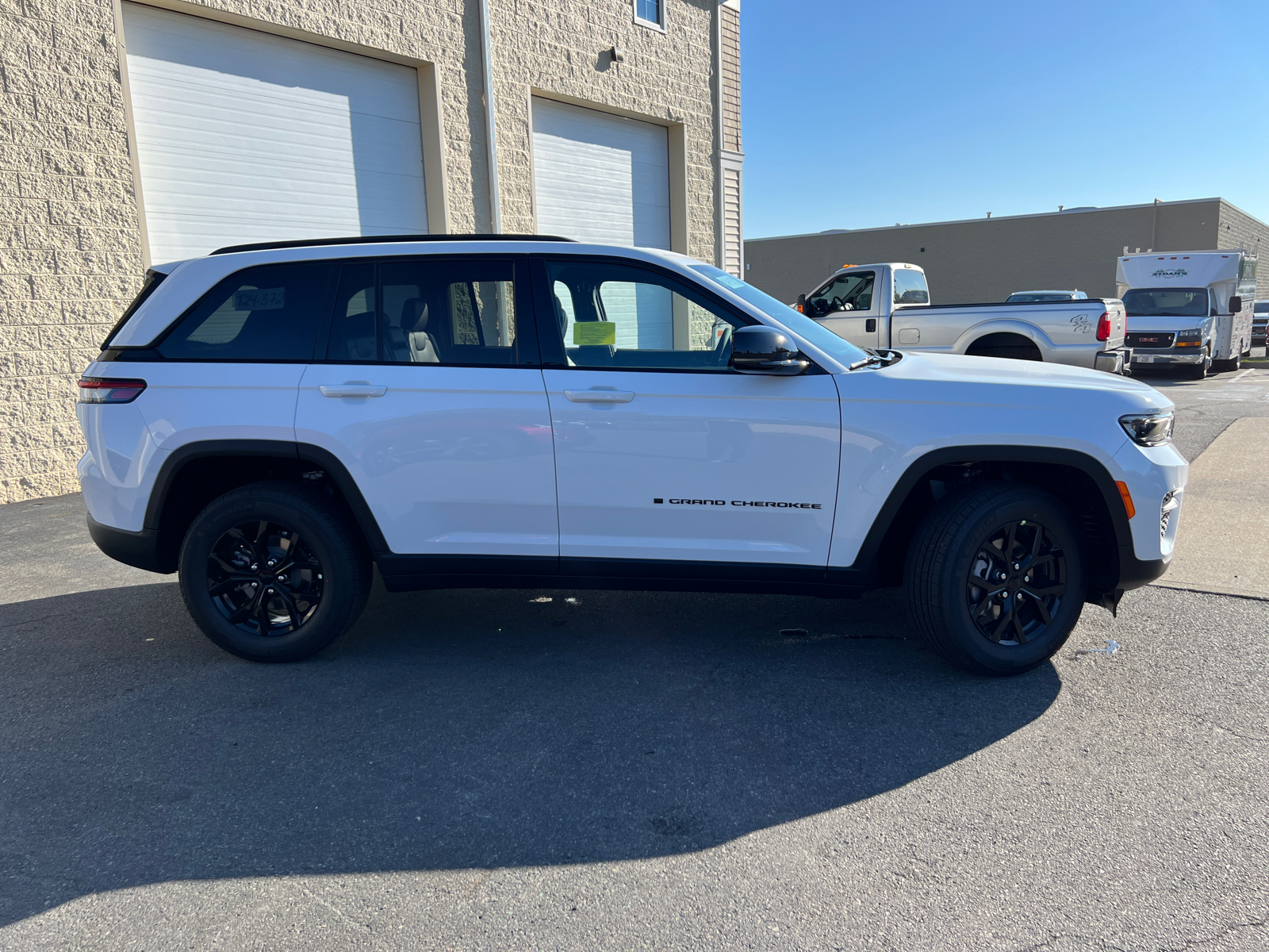 2024 Jeep Grand Cherokee Altitude X 11