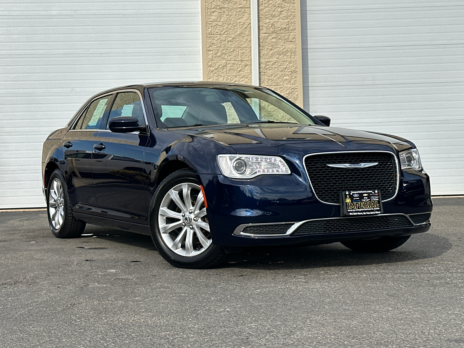 2017 Chrysler 300 Limited 1