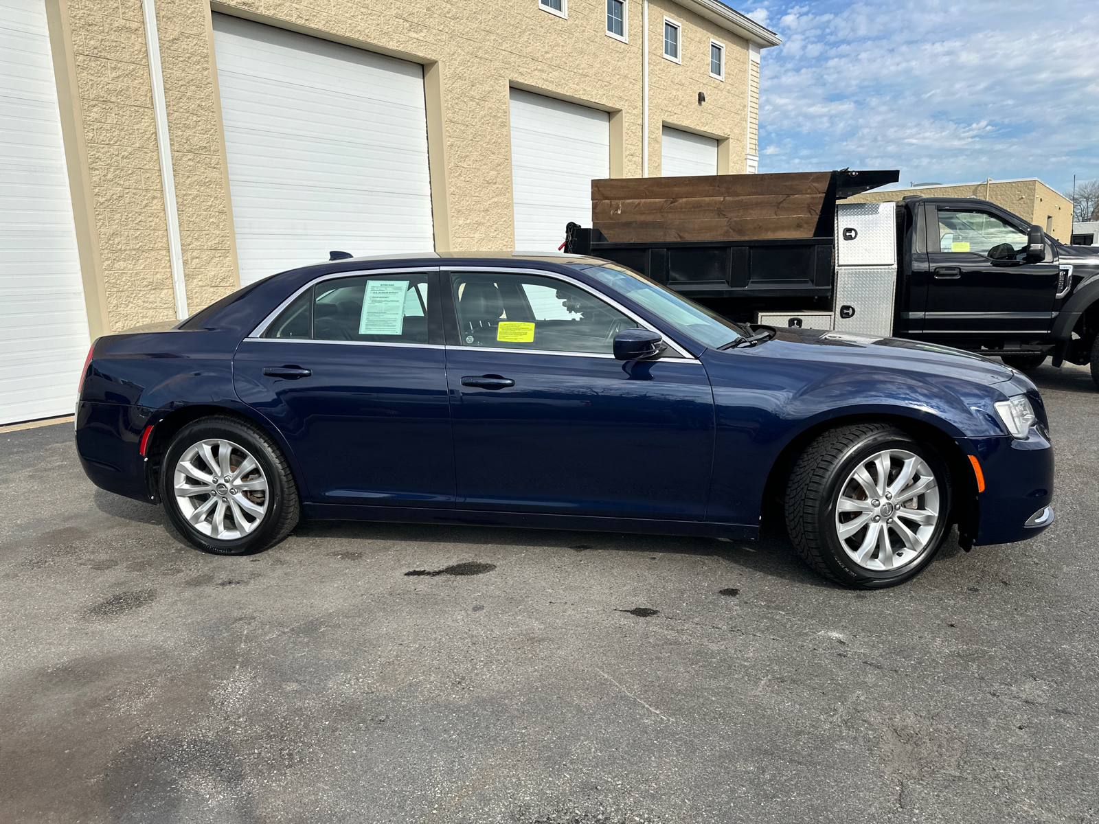 2017 Chrysler 300 Limited 10