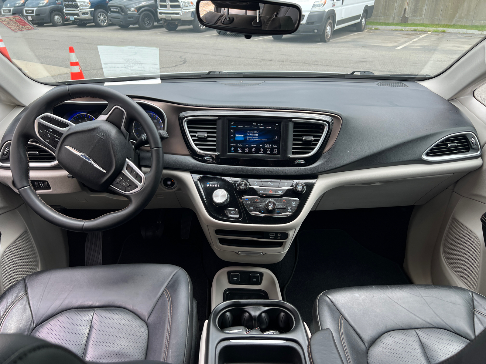 2018 Chrysler Pacifica Touring L 14
