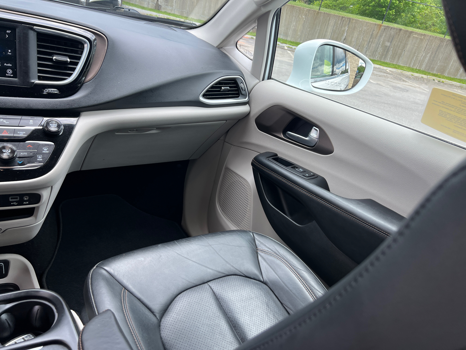 2018 Chrysler Pacifica Touring L 16