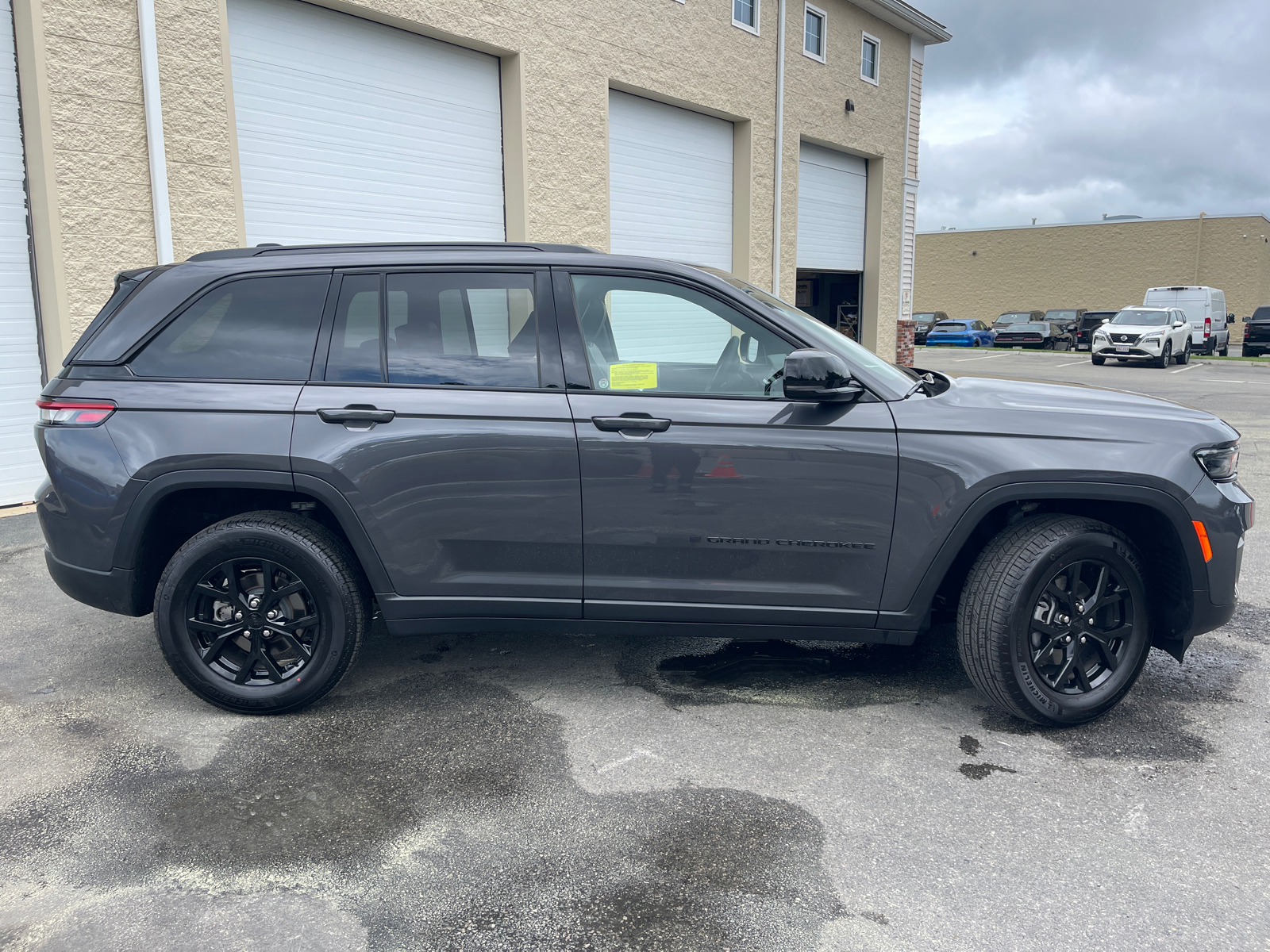 2024 Jeep Grand Cherokee Laredo 14