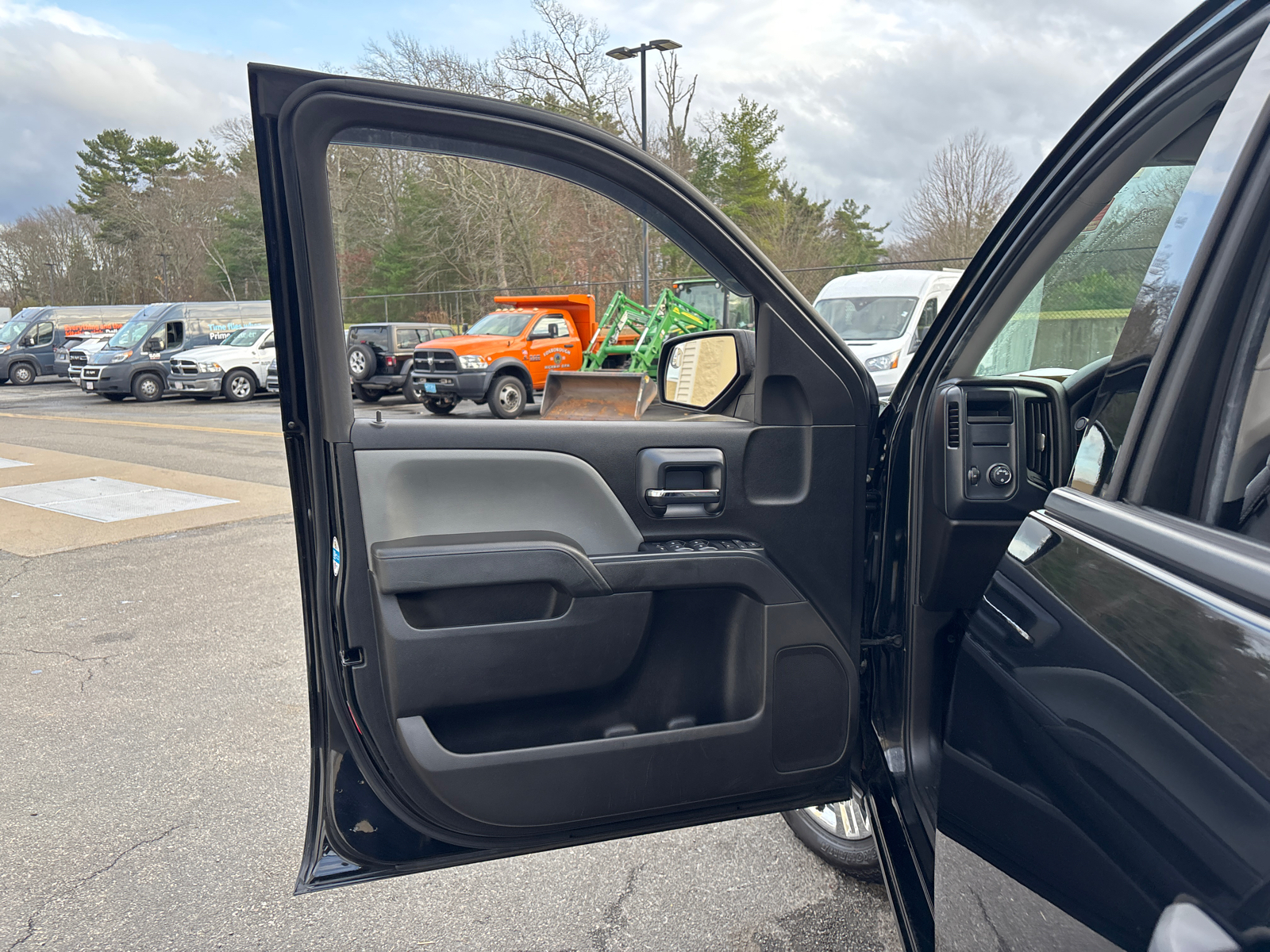 2019 Chevrolet Silverado 1500 LD Silverado Custom 18