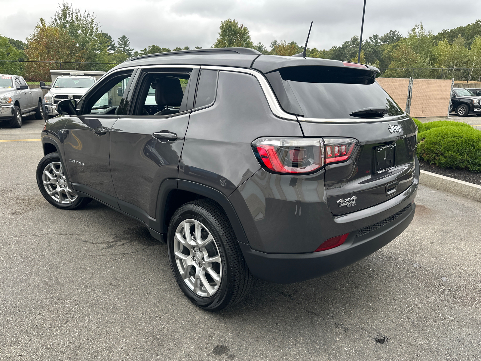 2024 Jeep Compass Latitude Lux 8