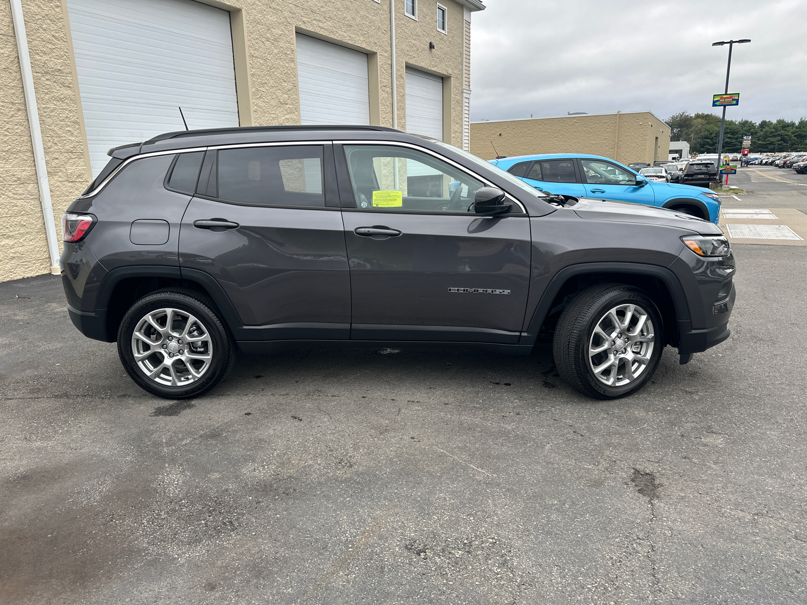 2024 Jeep Compass Latitude Lux 12