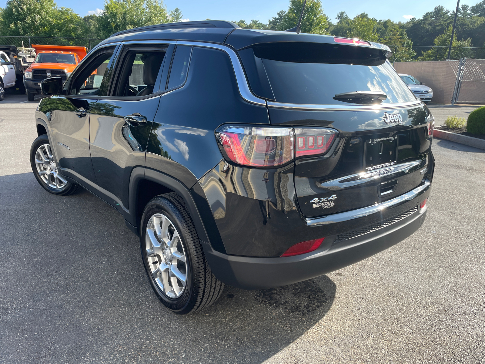 2024 Jeep Compass Latitude Lux 8