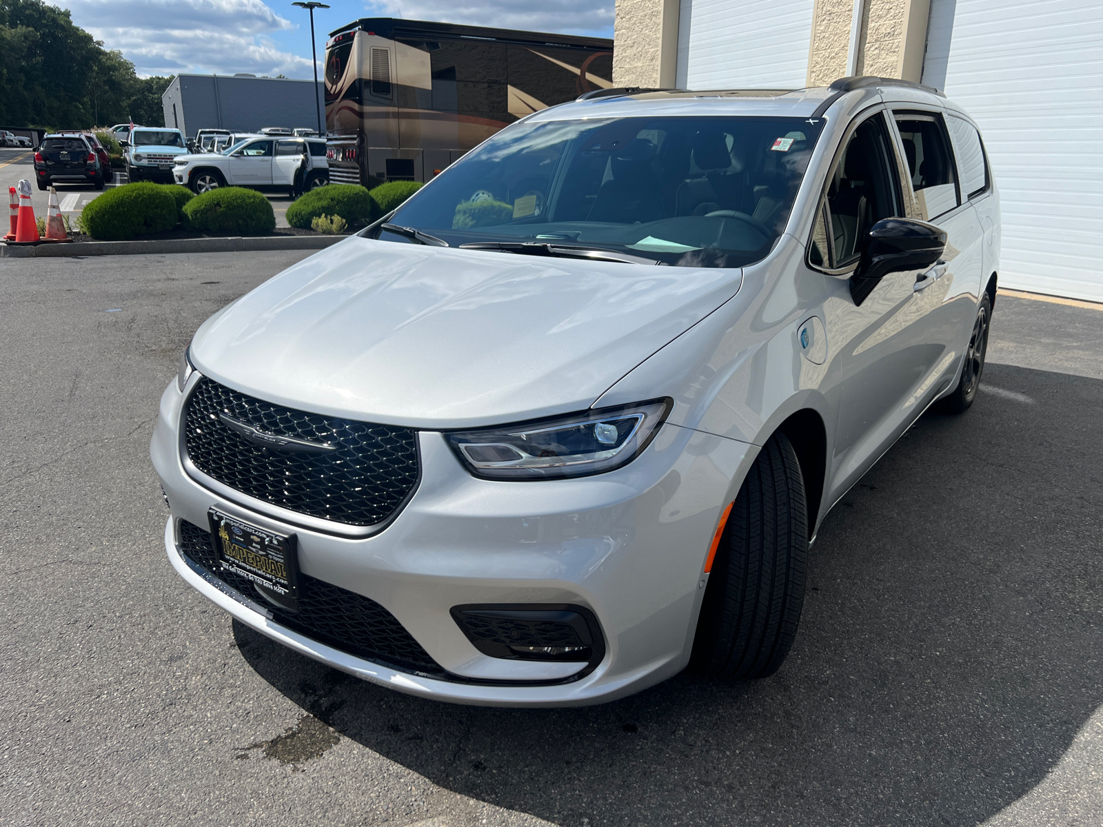 2024 Chrysler Pacifica Hybrid Select 4