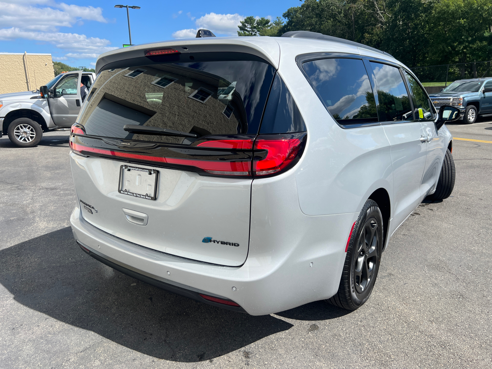 2024 Chrysler Pacifica Hybrid Select 10