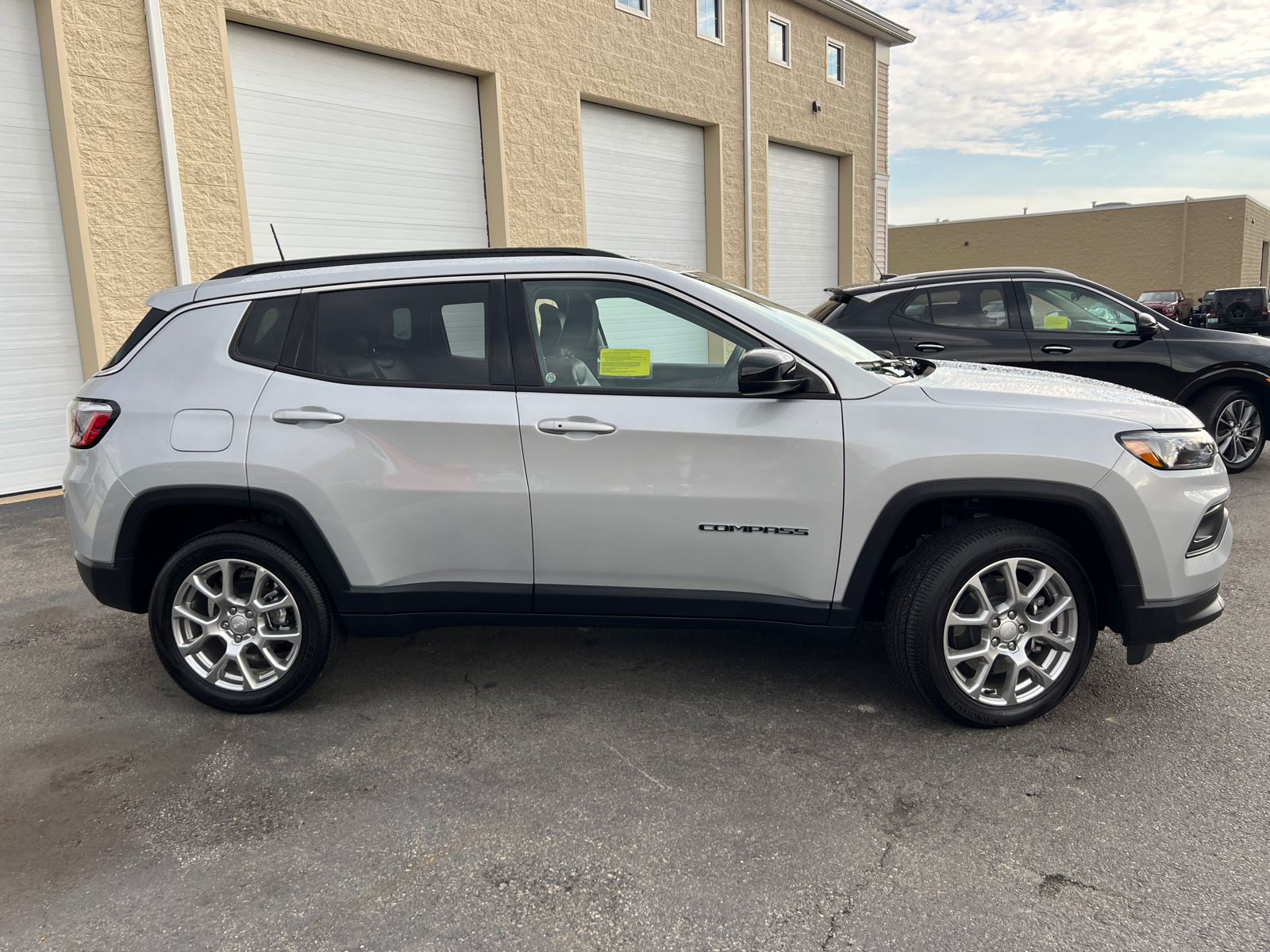 2024 Jeep Compass Latitude Lux 11