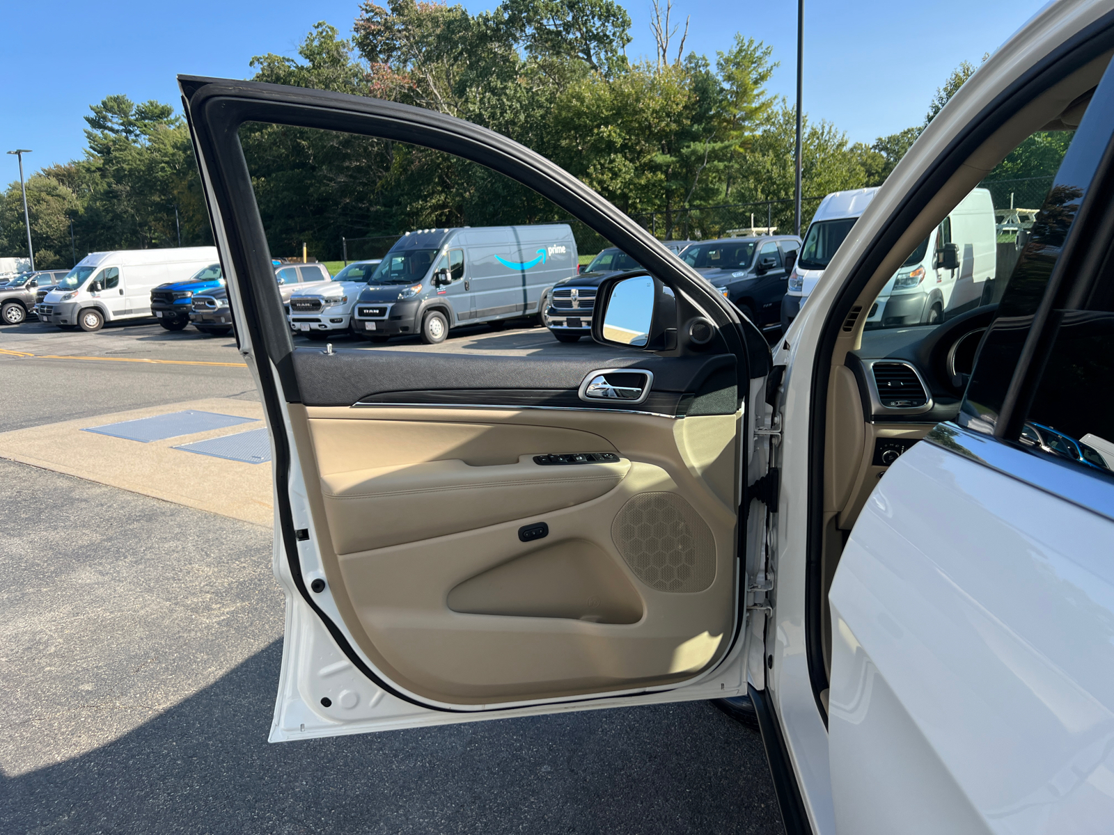 2019 Jeep Grand Cherokee Limited 18